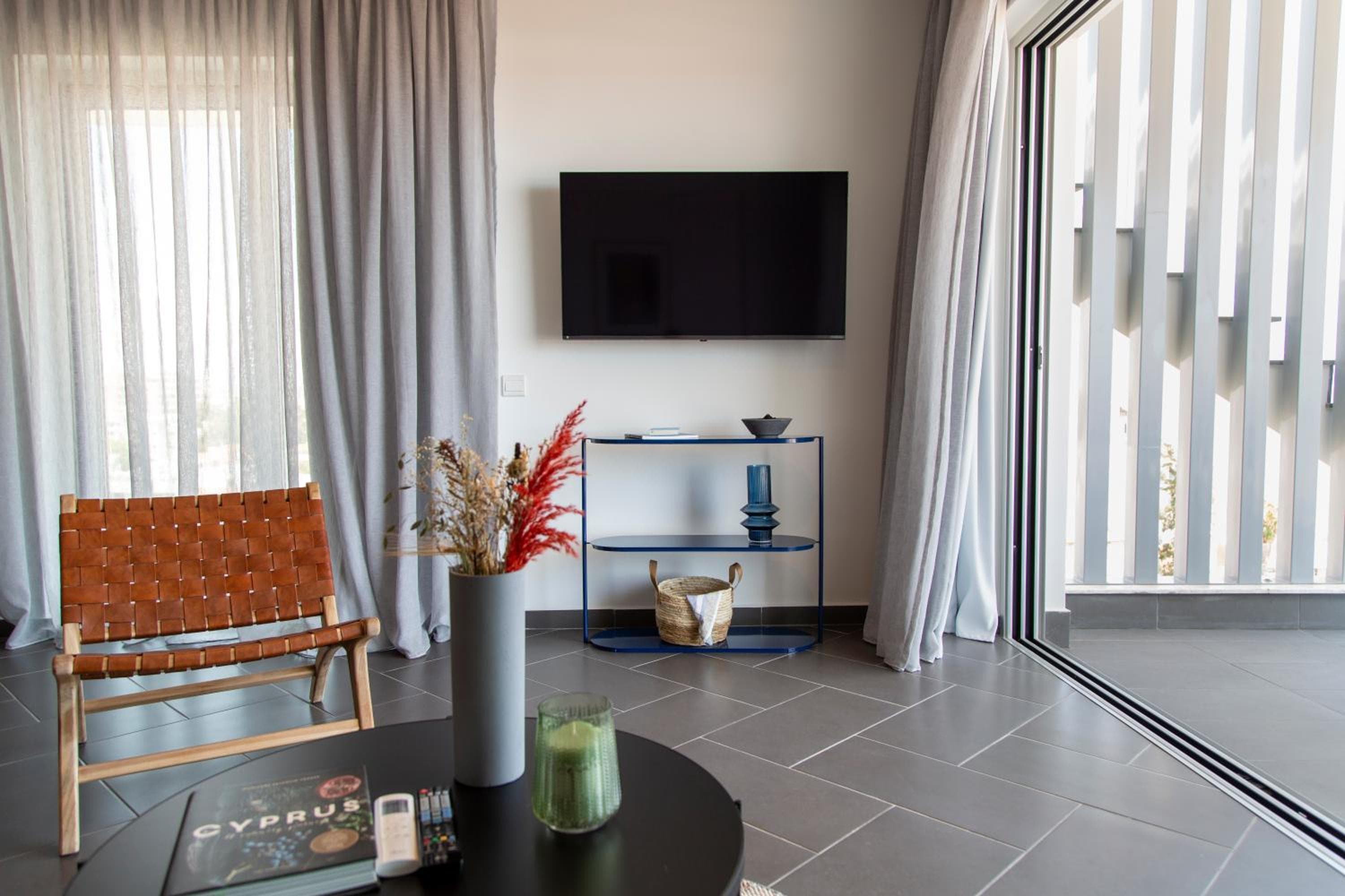 LIV URBAN Suites, Larnaka, photo 6