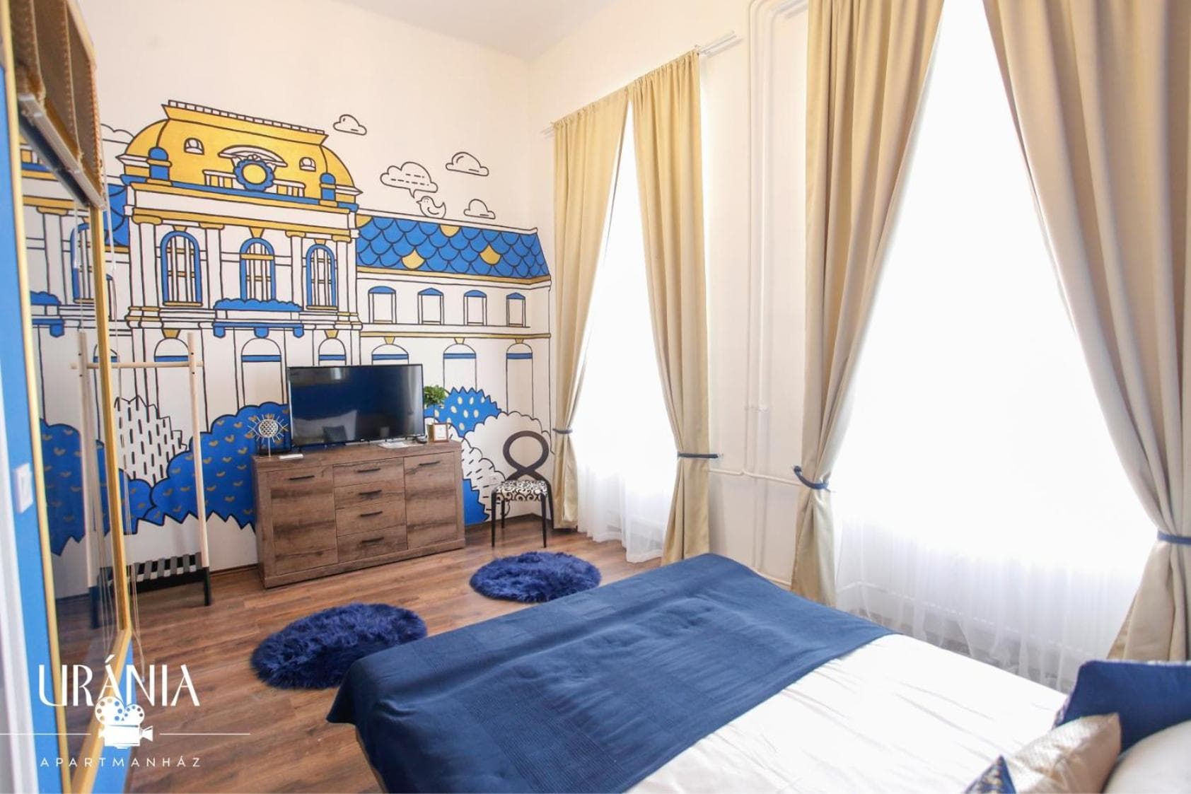 Uránia Apartmanház, Eger