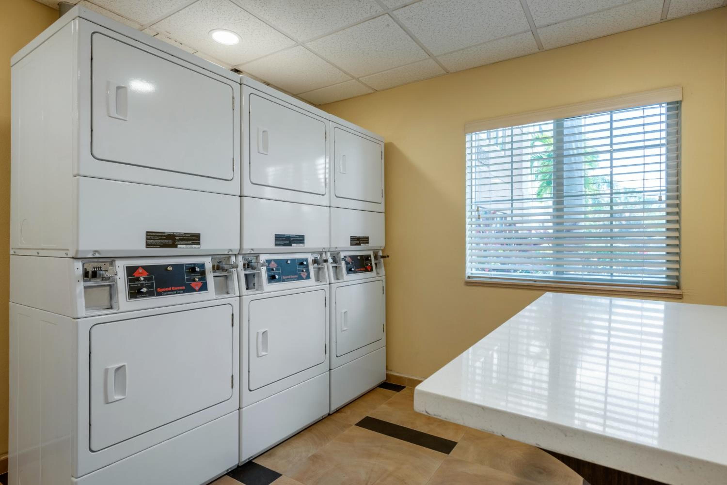 Candlewood Suites Fort Myers Interstate 75 by IHG, Fort Myers, photo 4