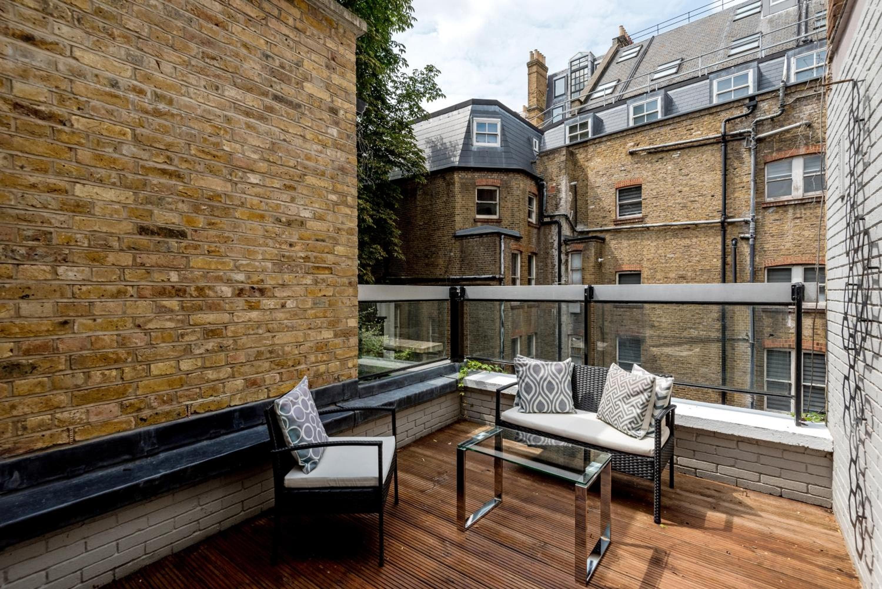 Balance & terrace at Buckingham & Lloyds