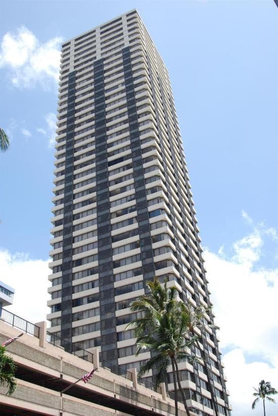 Waikiki beach modern studio No resort fee Best location, Honolulu