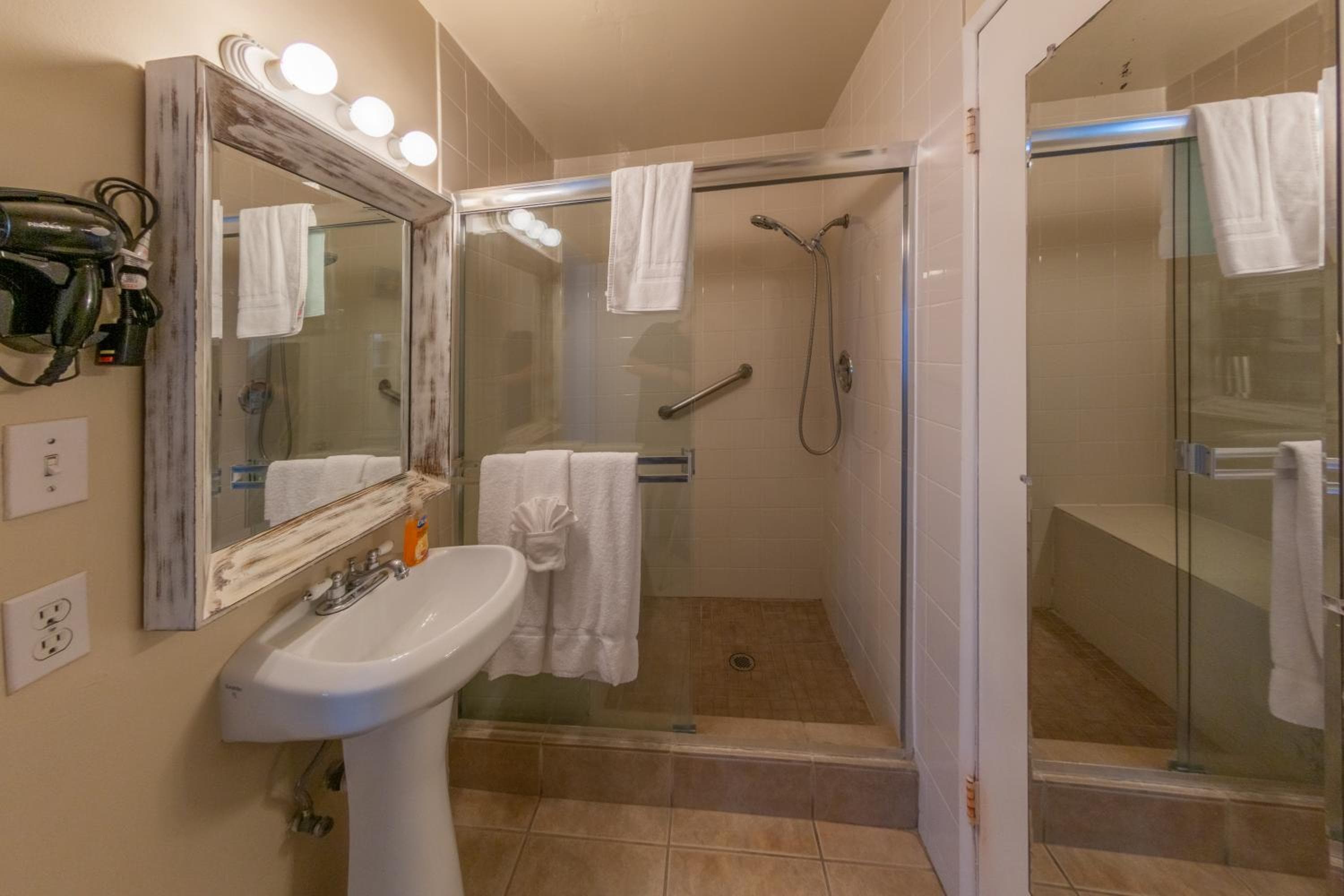 Beachwalk Villas, Carlsbad, photo 3