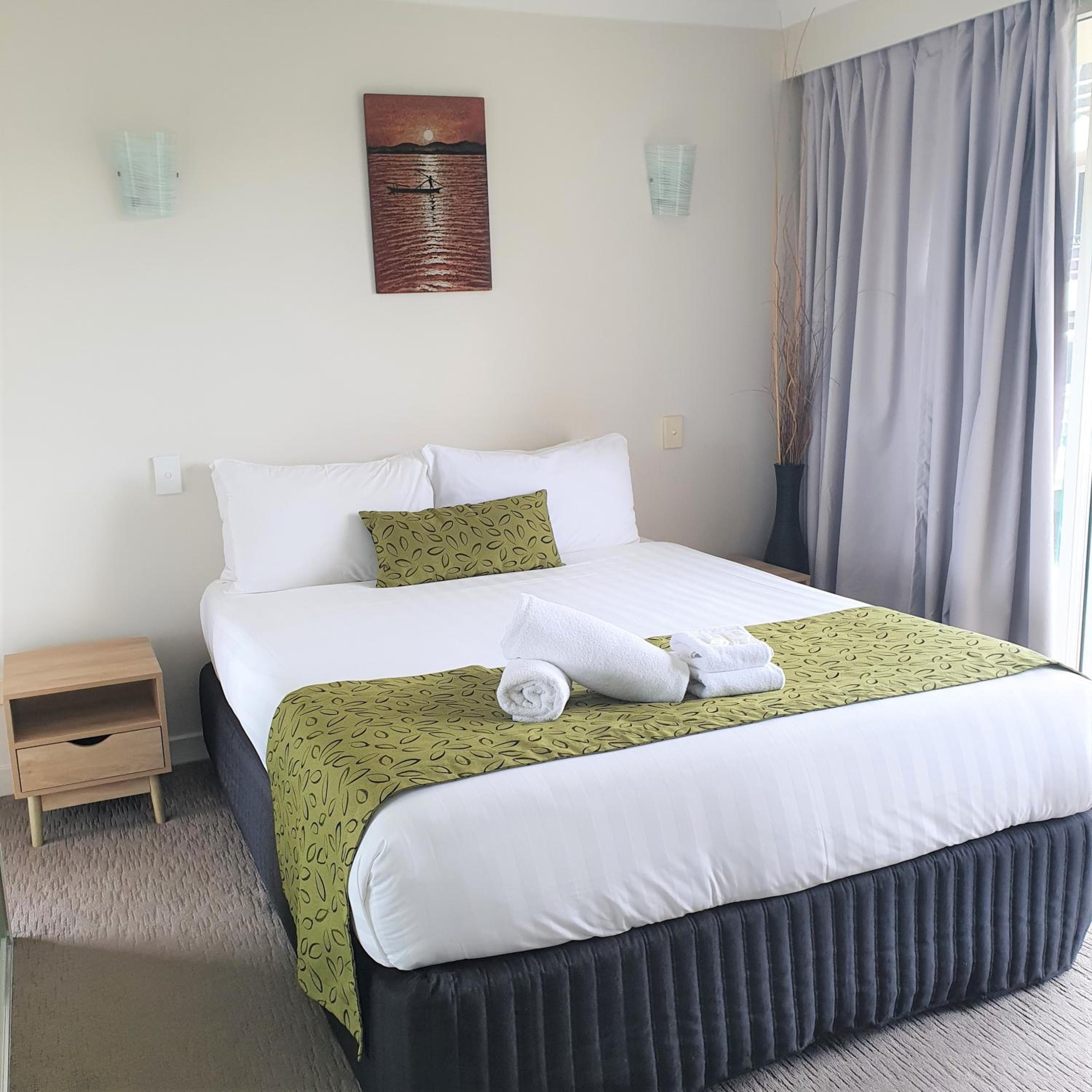 Pacific Surf Absolute Beachfront Apartments, Gold Coast, photo 6