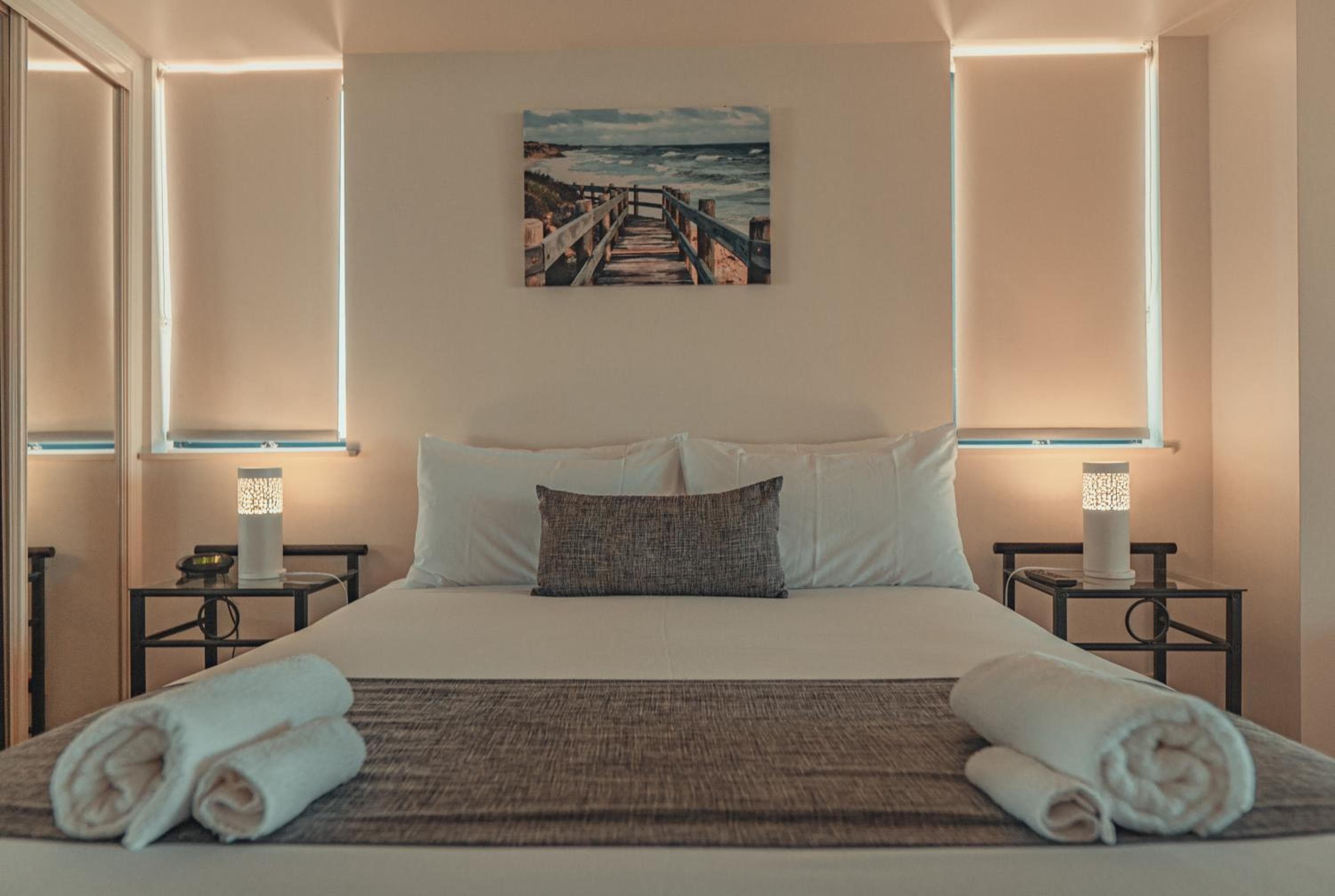 La Promenade Absolute Waterfront Apartments, Caloundra, photo 4