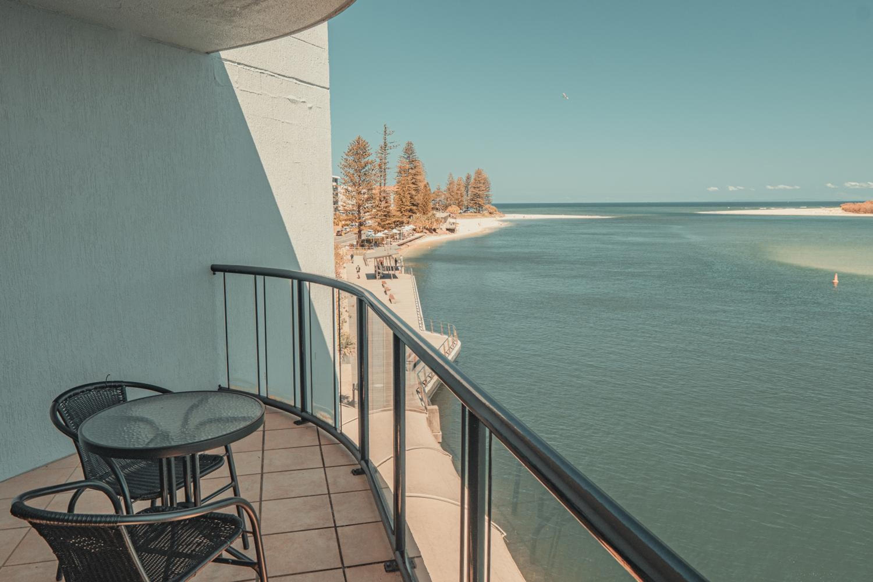 La Promenade Absolute Waterfront Apartments, Caloundra, photo 3