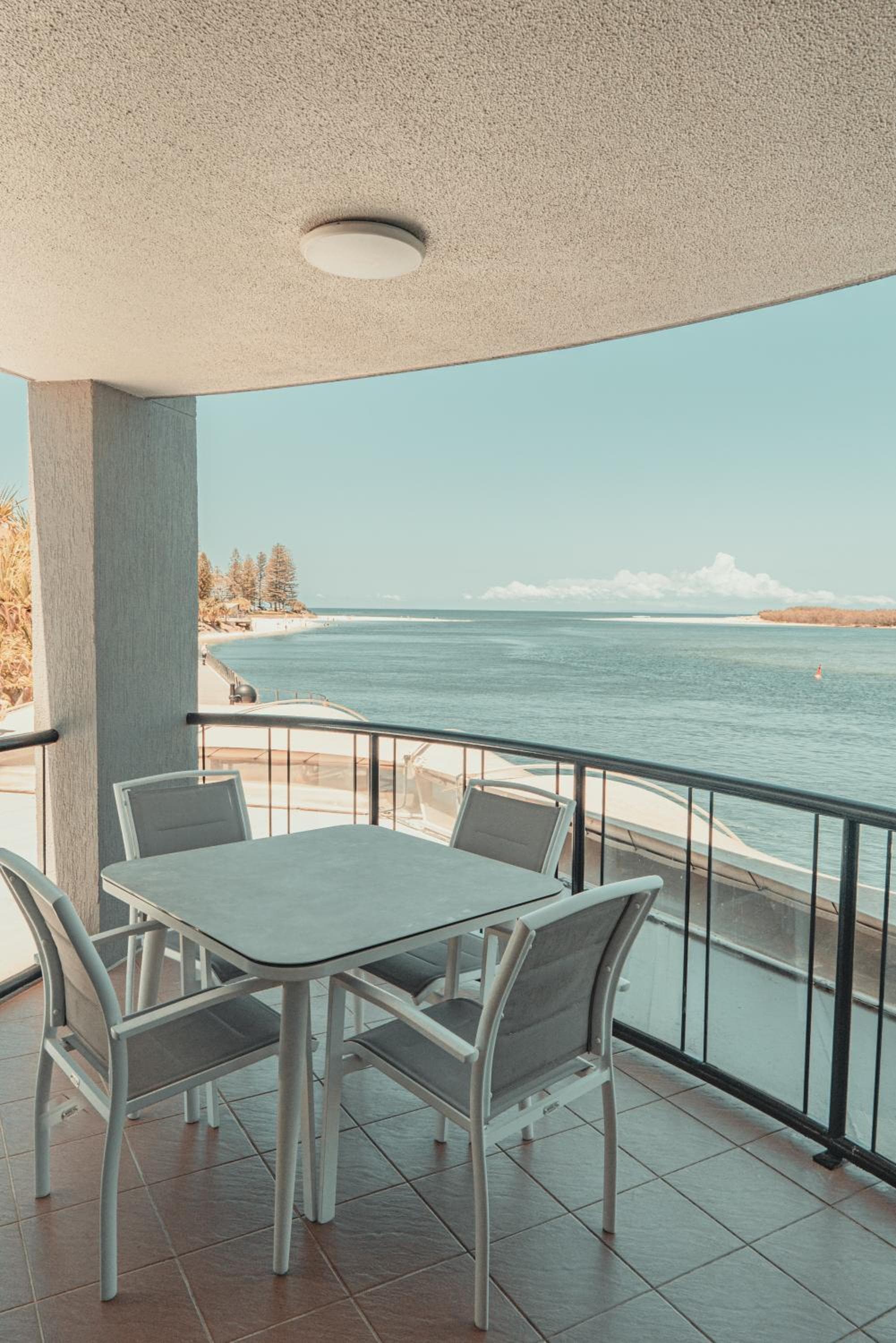 La Promenade Absolute Waterfront Apartments, Caloundra, photo 2