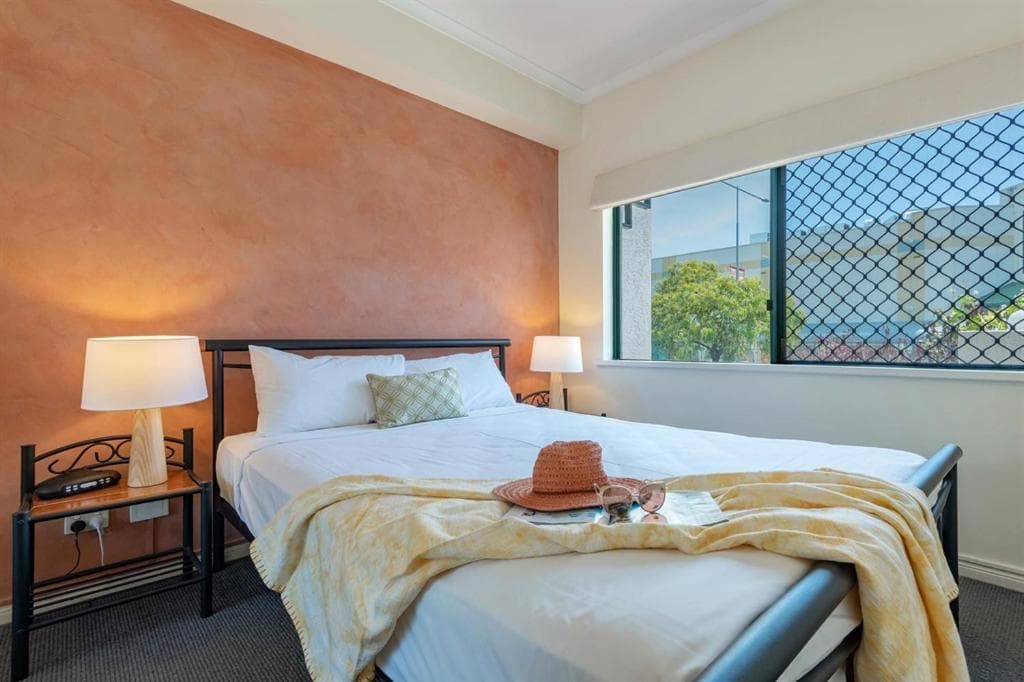 Mid City Luxury Suites, Cairns, photo 4