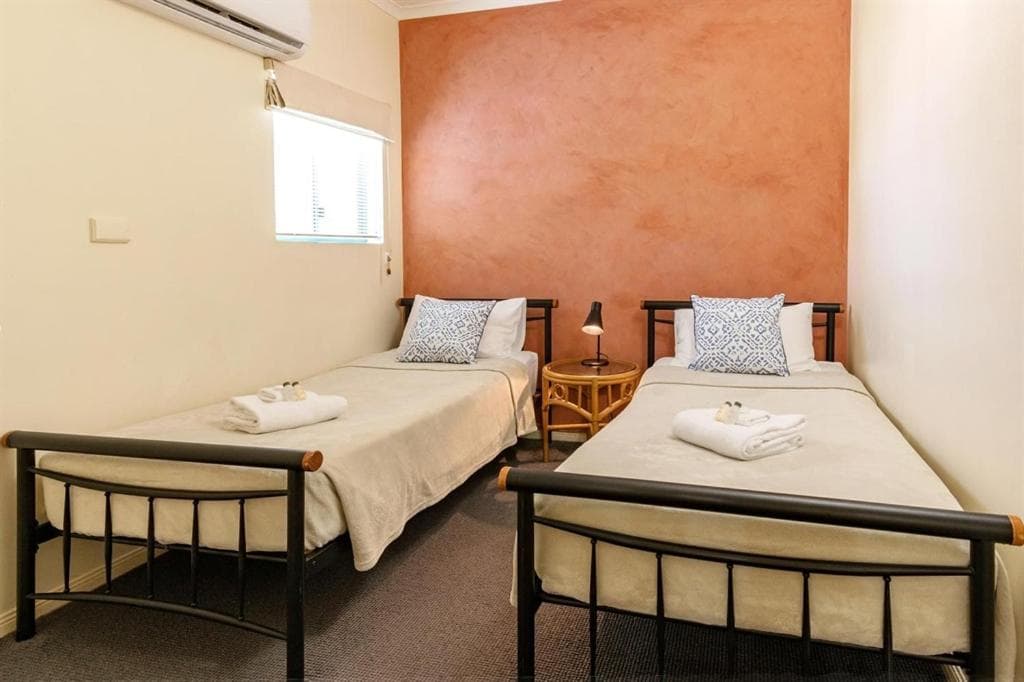 Mid City Luxury Suites, Cairns, photo 6