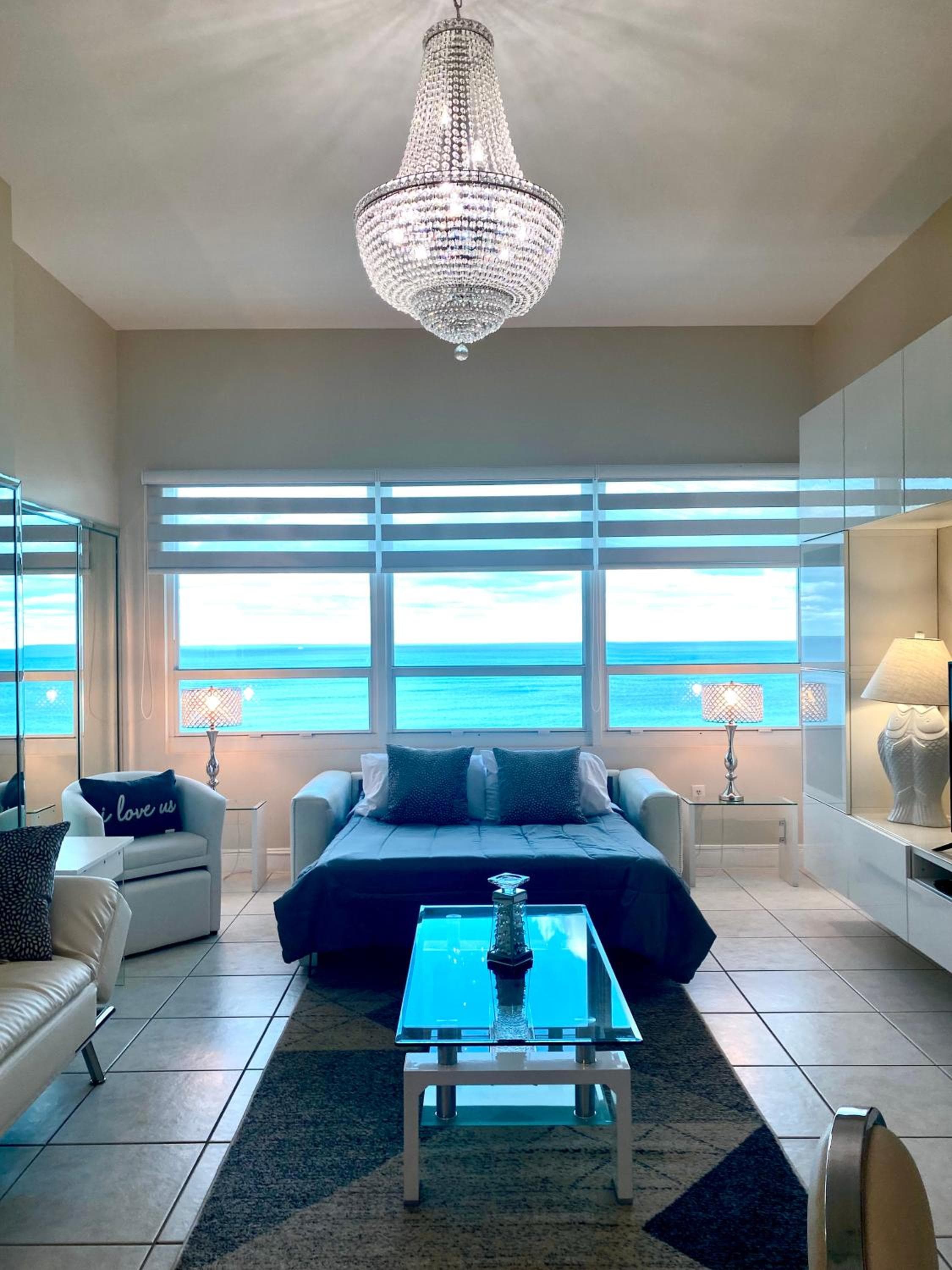 Castle Beach Resort Condo - Panoramic Large Penthouse or Deluxe 1 BR Direct Ocean View and beach access- Updated-Free parking-, Miami Beach, photo 4