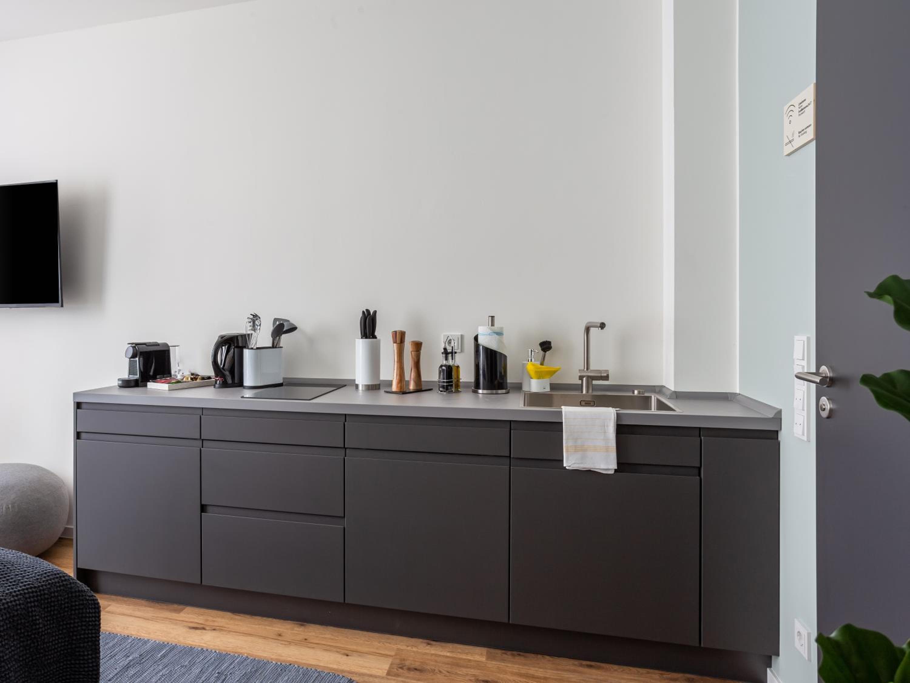 Kitchen at Limehome Mönchengladbach Fliethstraße