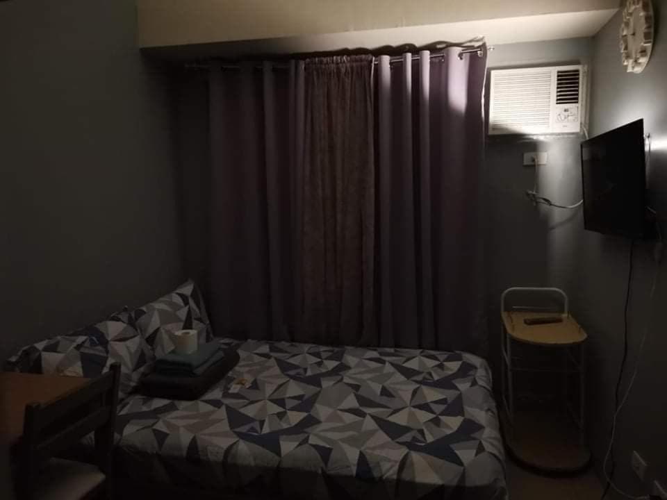 Hotel room at Mack's Awesome Place 11 with Netflix and FastUnliwifi