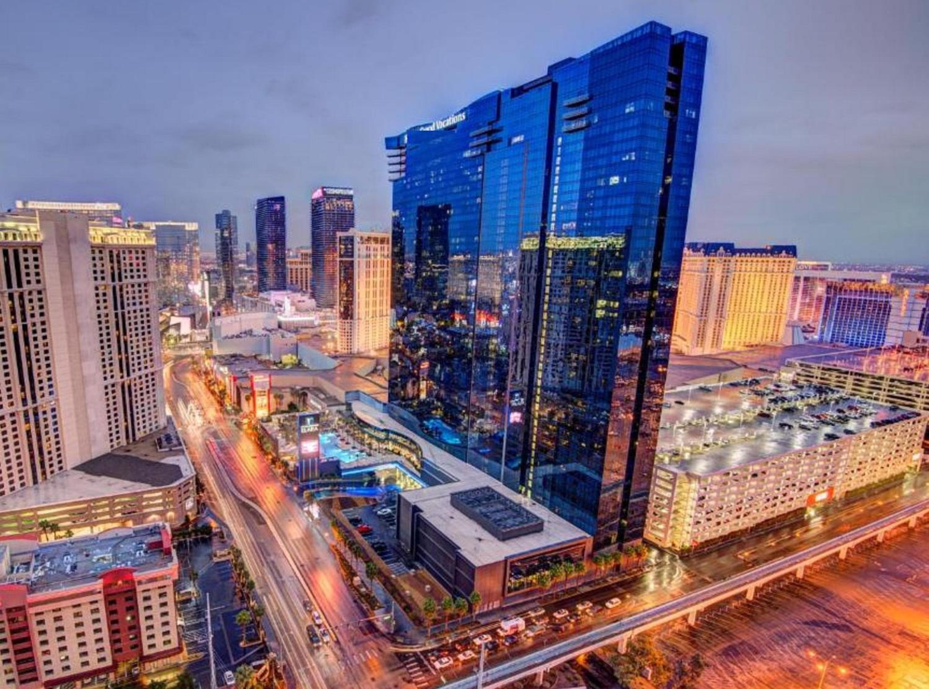 Suites at Elara Las Vegas Center Strip-No Resort Fees, Las Vegas