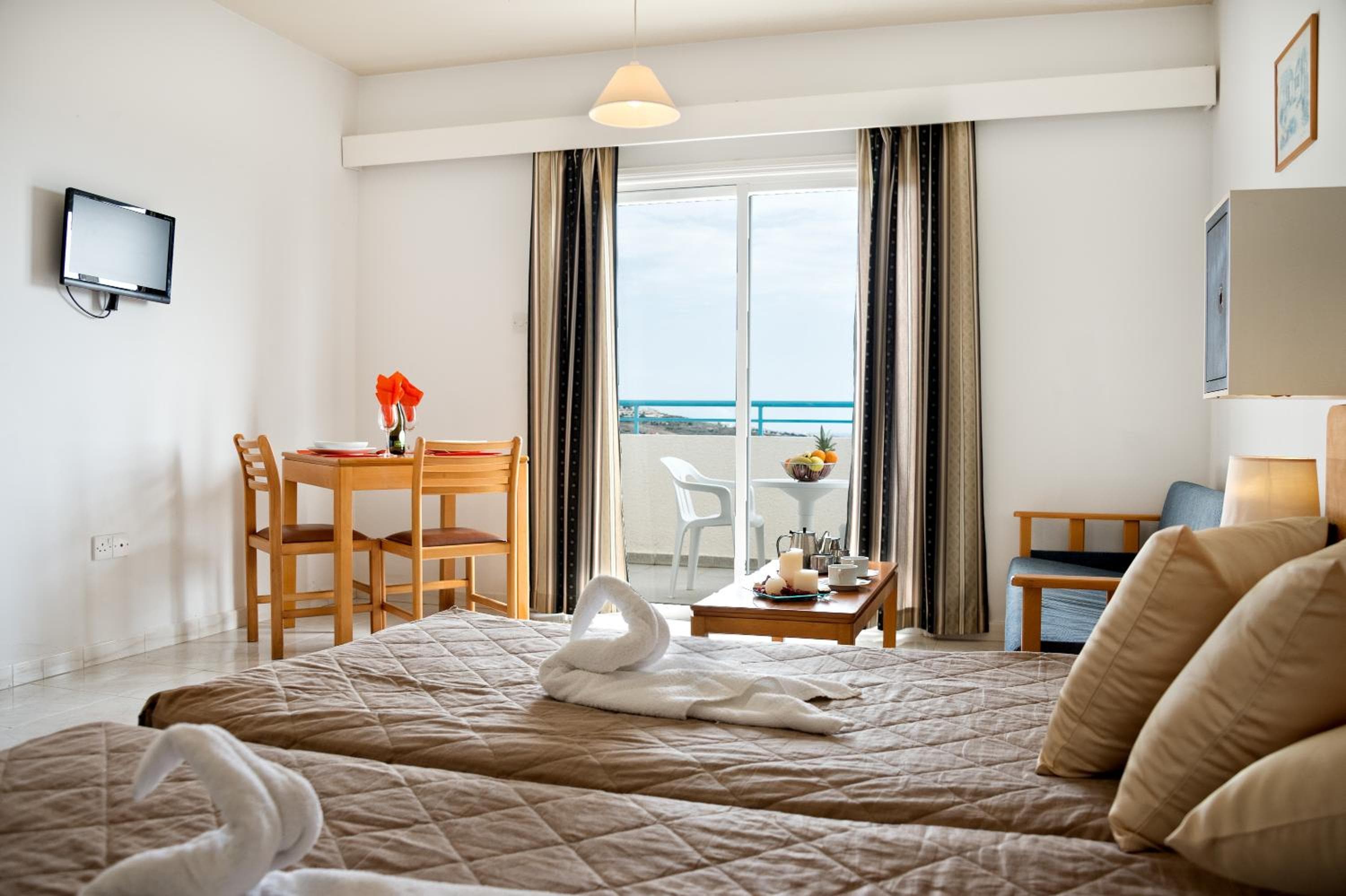 Sunny Hill Hotel Apartments, Paphos City, photo 5