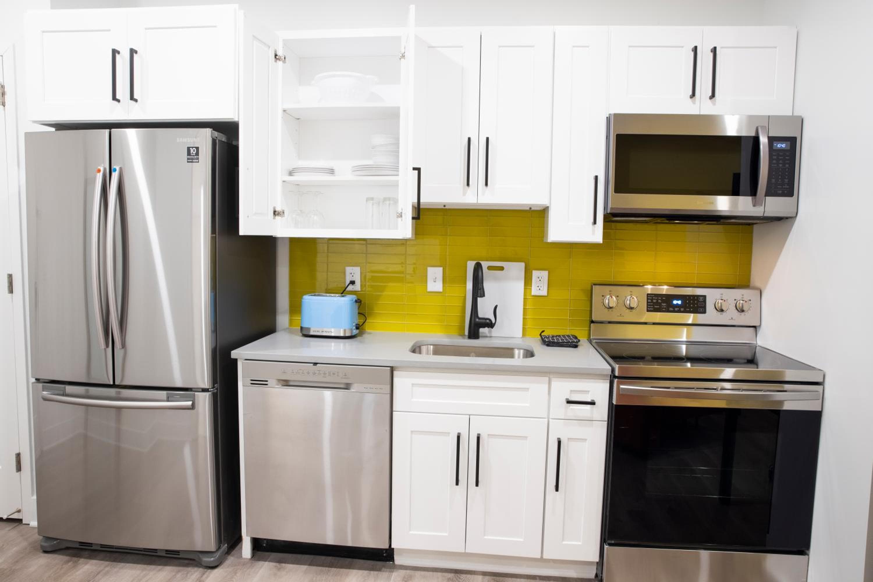 Peachtree Suites - Jersey City, Jersey City, photo 2