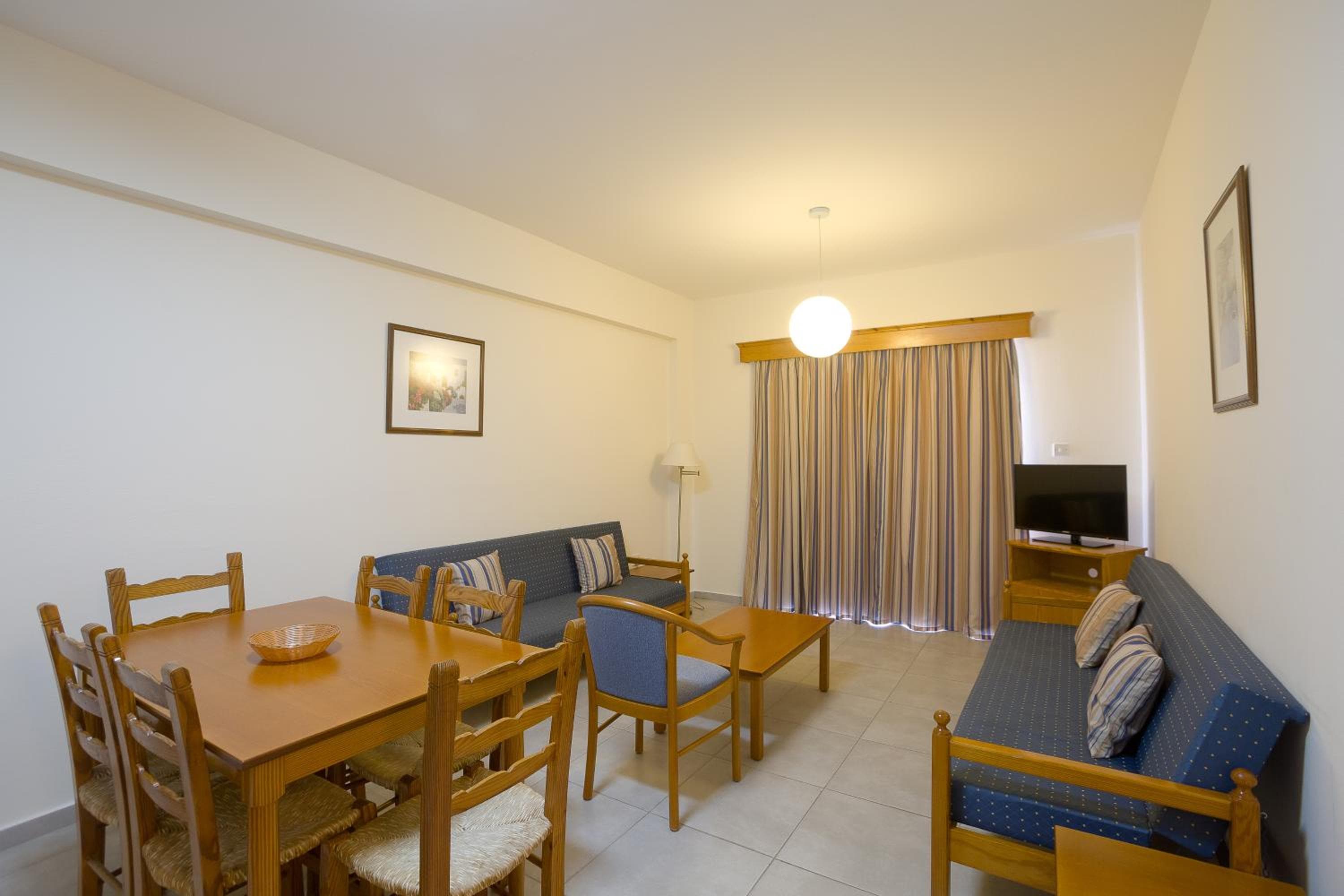 Kefalos Damon Hotel Apartments, Paphos City, photo 5