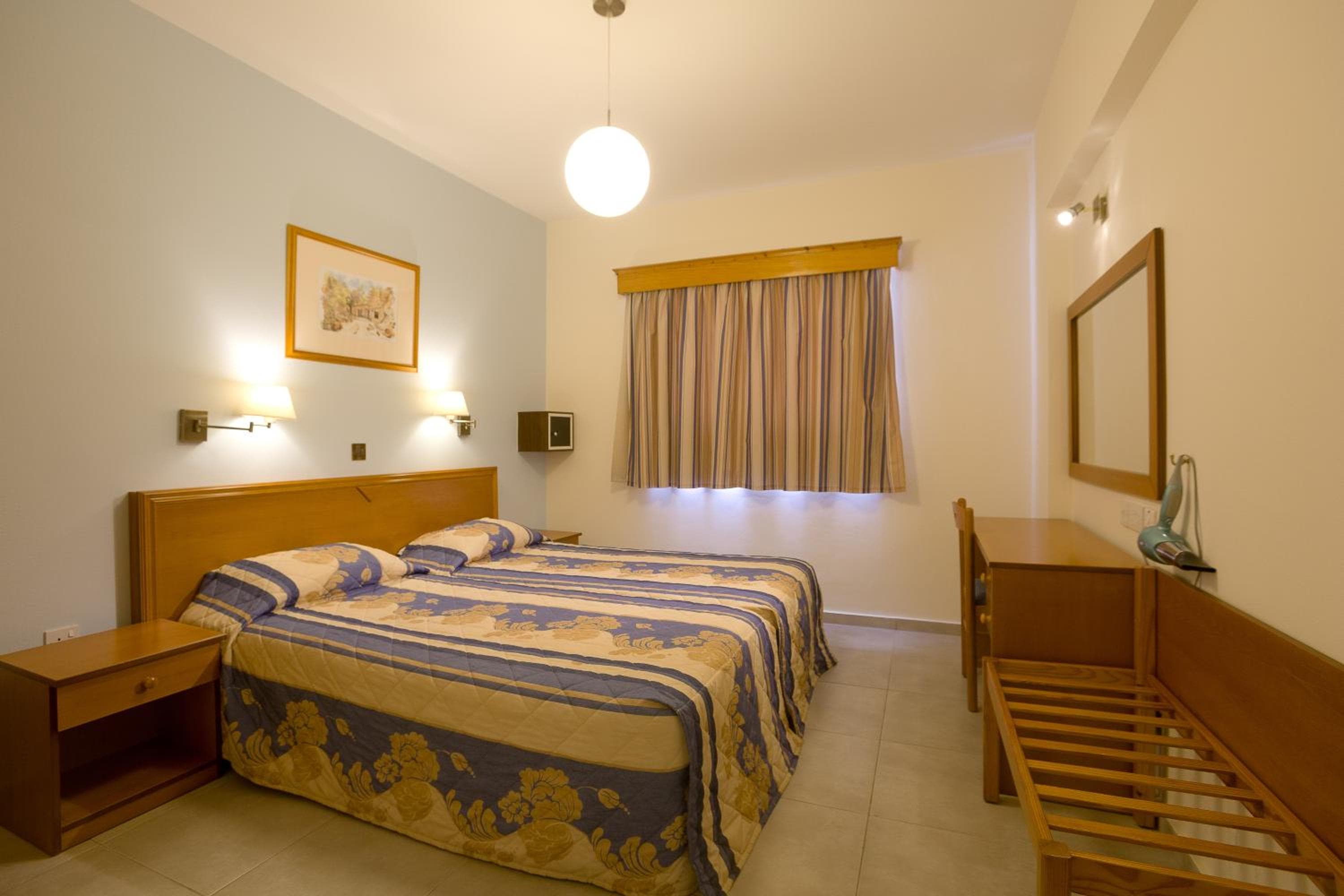 Kefalos Damon Hotel Apartments, Paphos City, photo 4