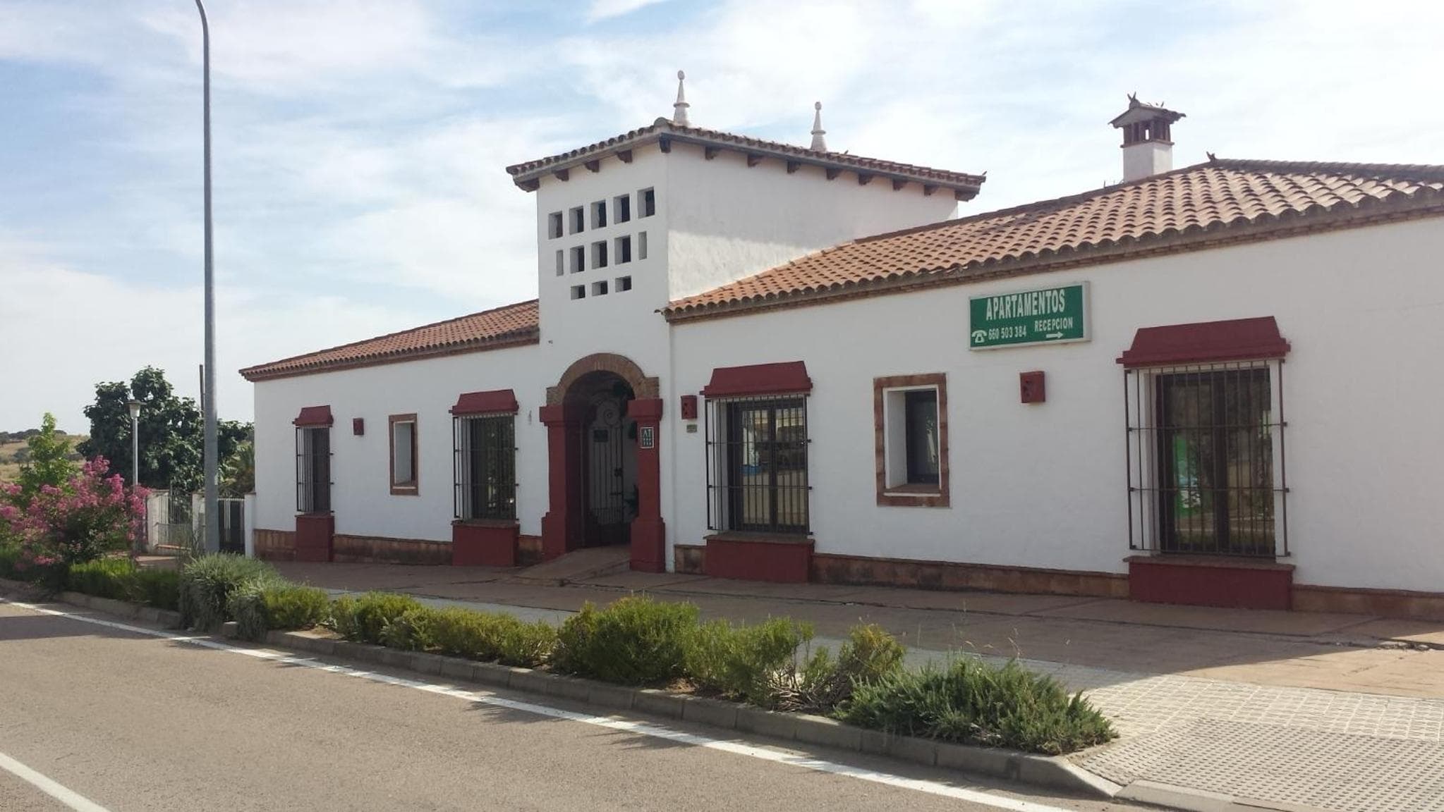 Apartamentos Turísticos - Hostal Los Alisos, Aliseda