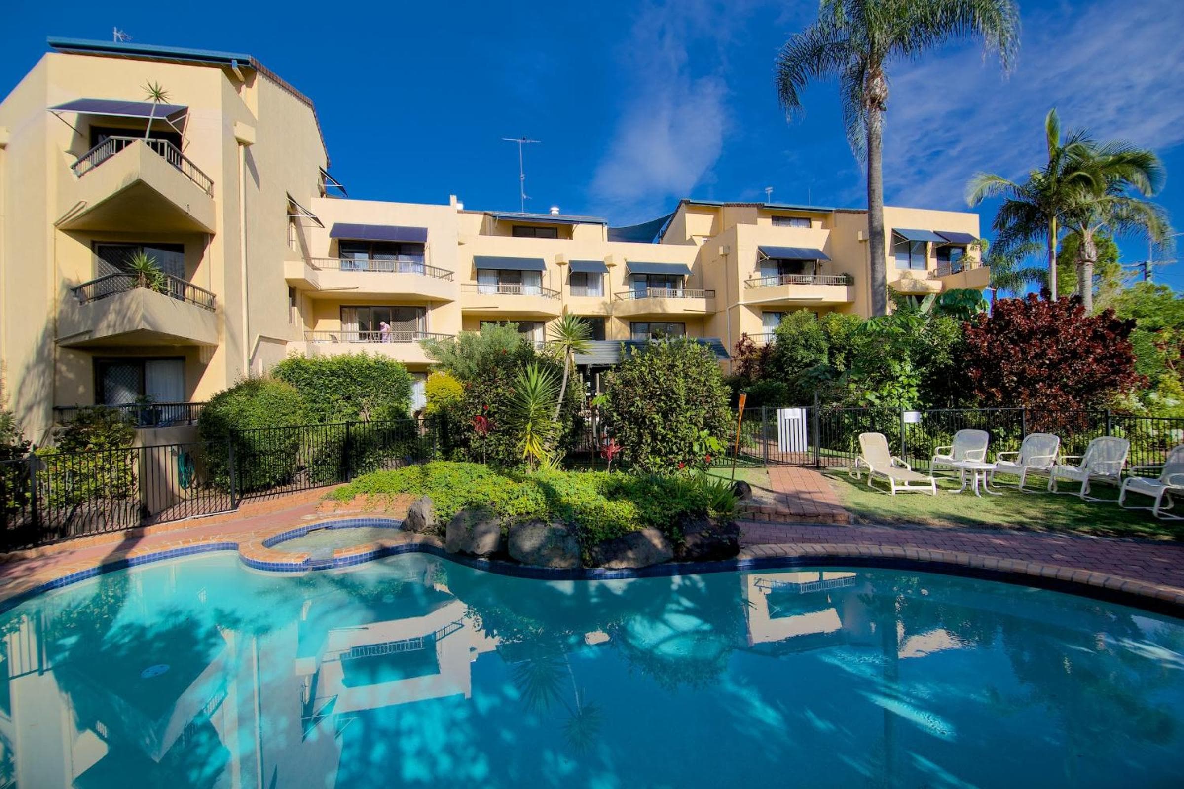 Grangewood Court Apartments, photo 2