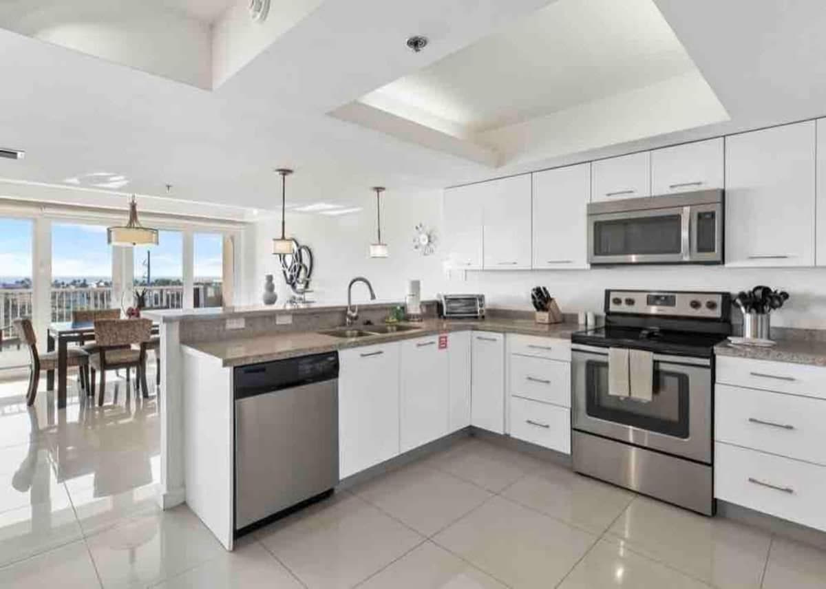 Bahia Mar Solare Tower 6th floor Bayview Condo 2bd 2ba with Pools, South Padre Island, photo 4