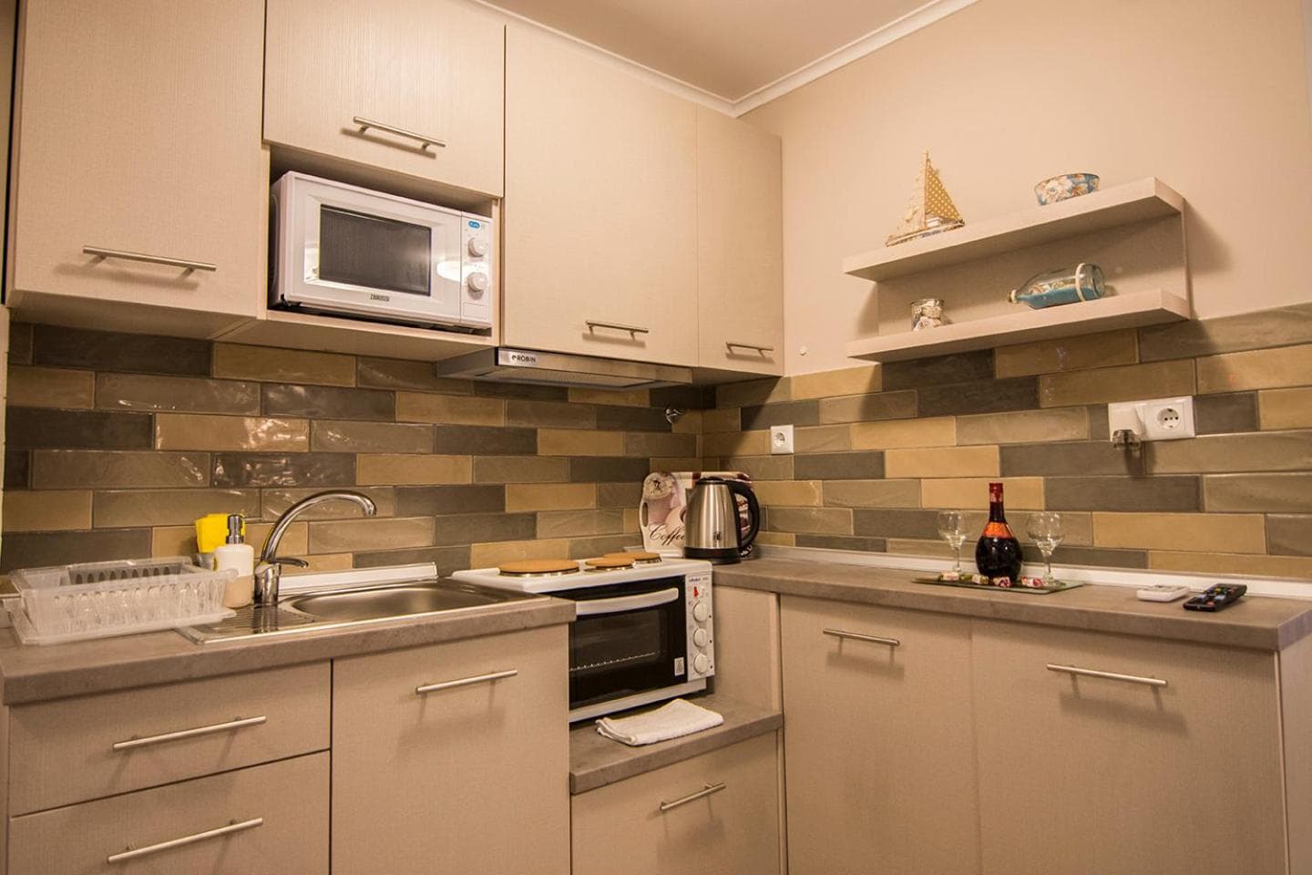 Amaranti Luxury Apartments, Nea Vrasna, photo 2