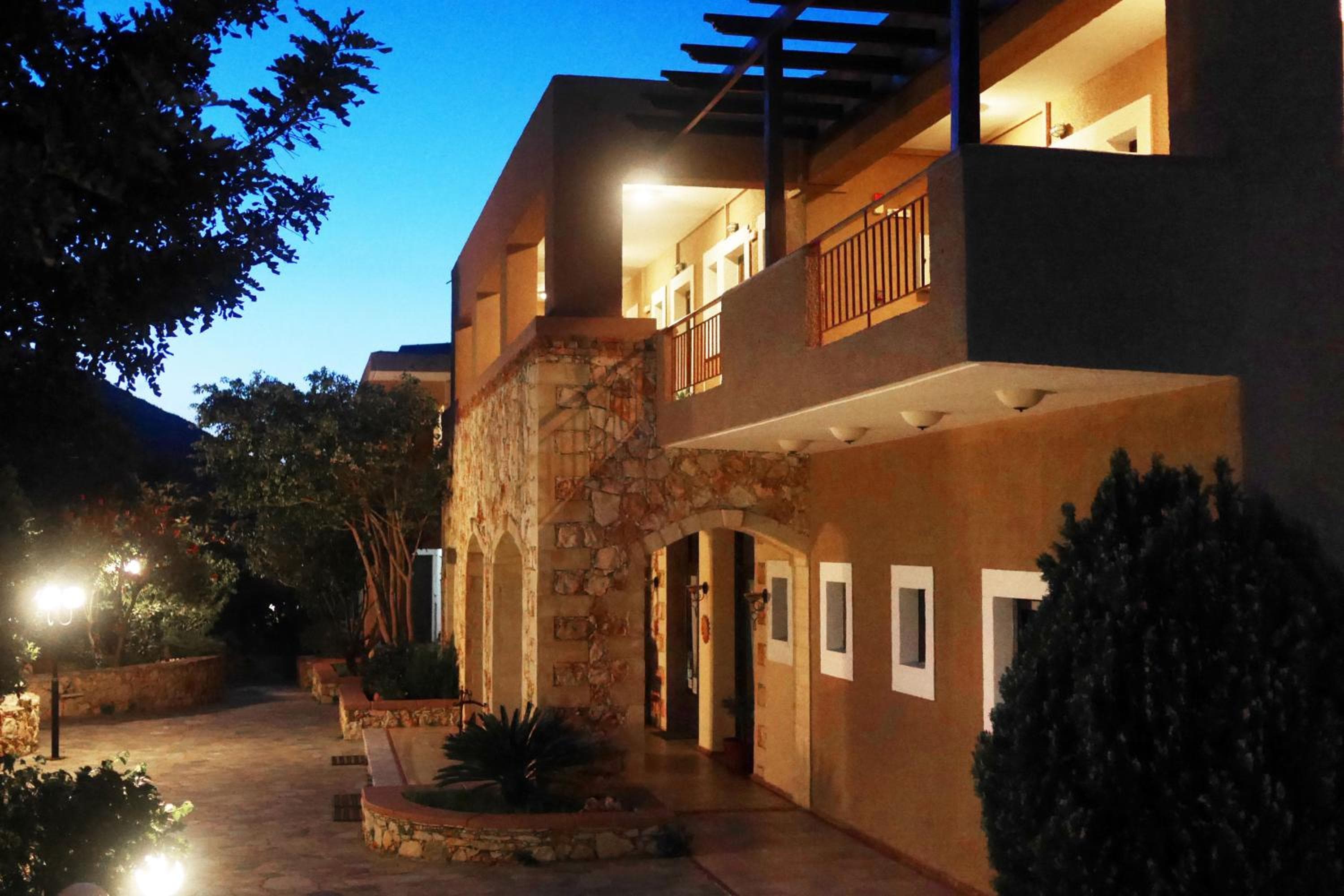 Areti Aparthotel, Áptera