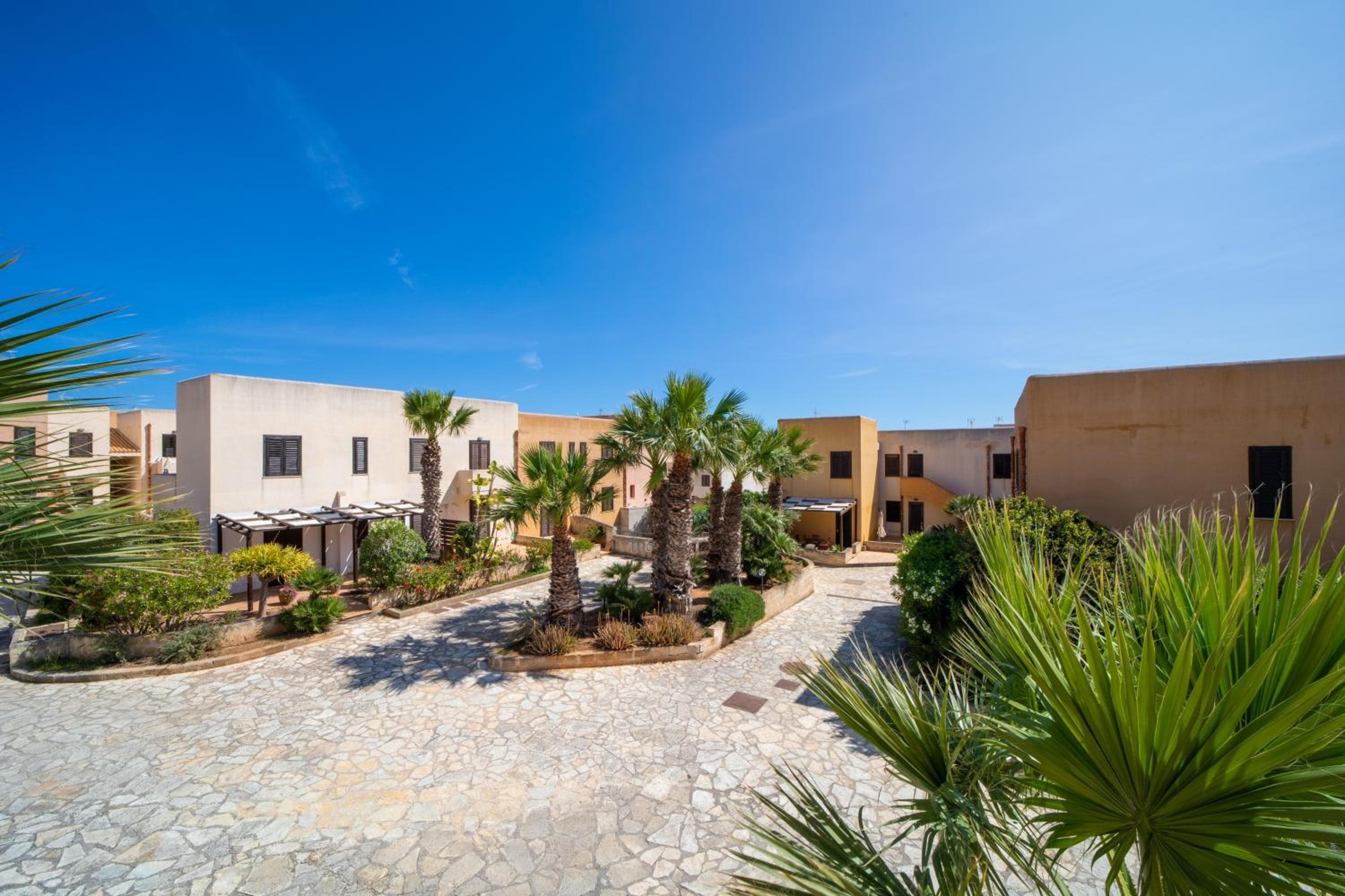 Elimi Favignana Apartments - Residence in città, Favignana