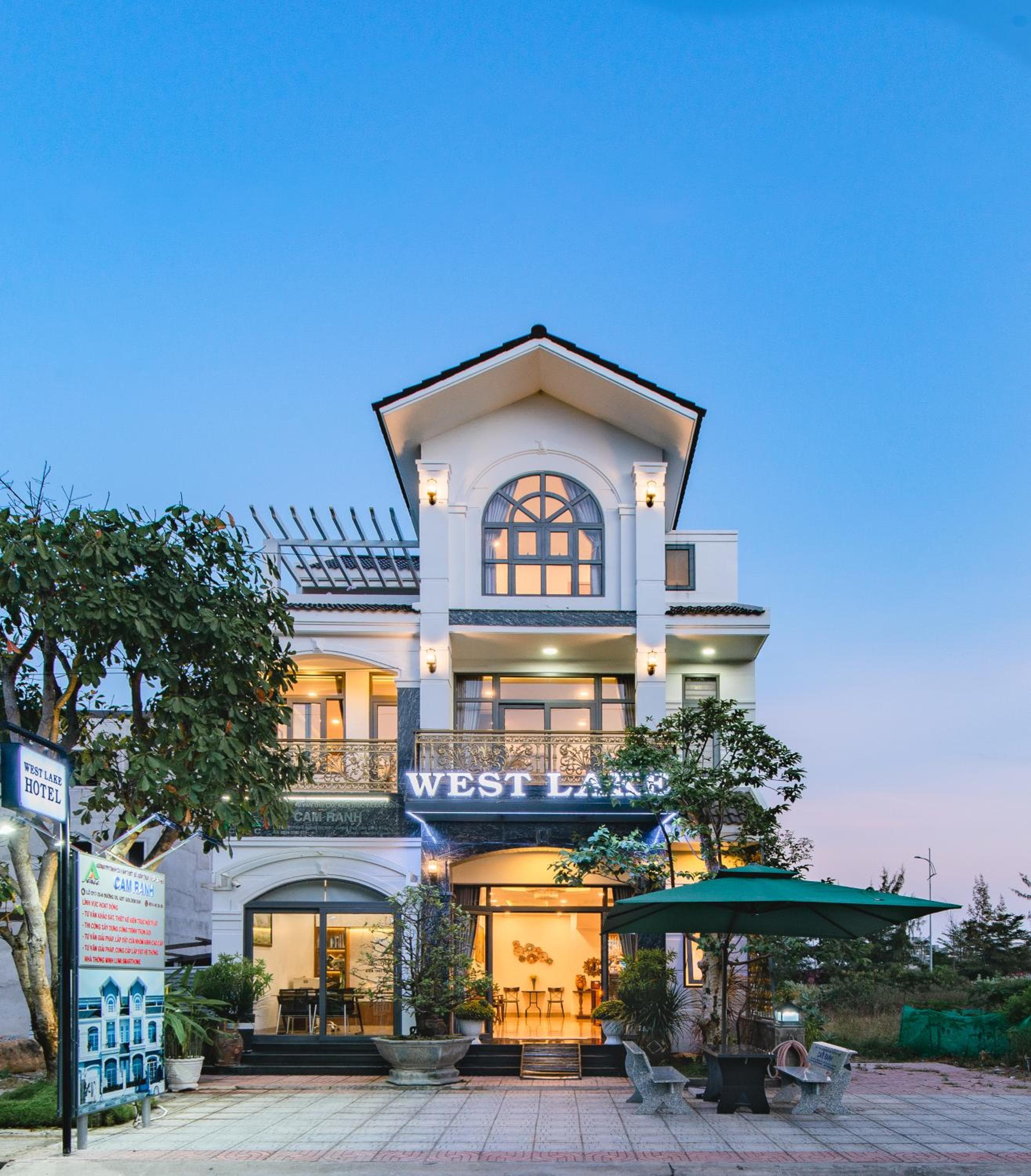 West Lake Hotel - Near Bai Dai Beach, Thủy Triều
