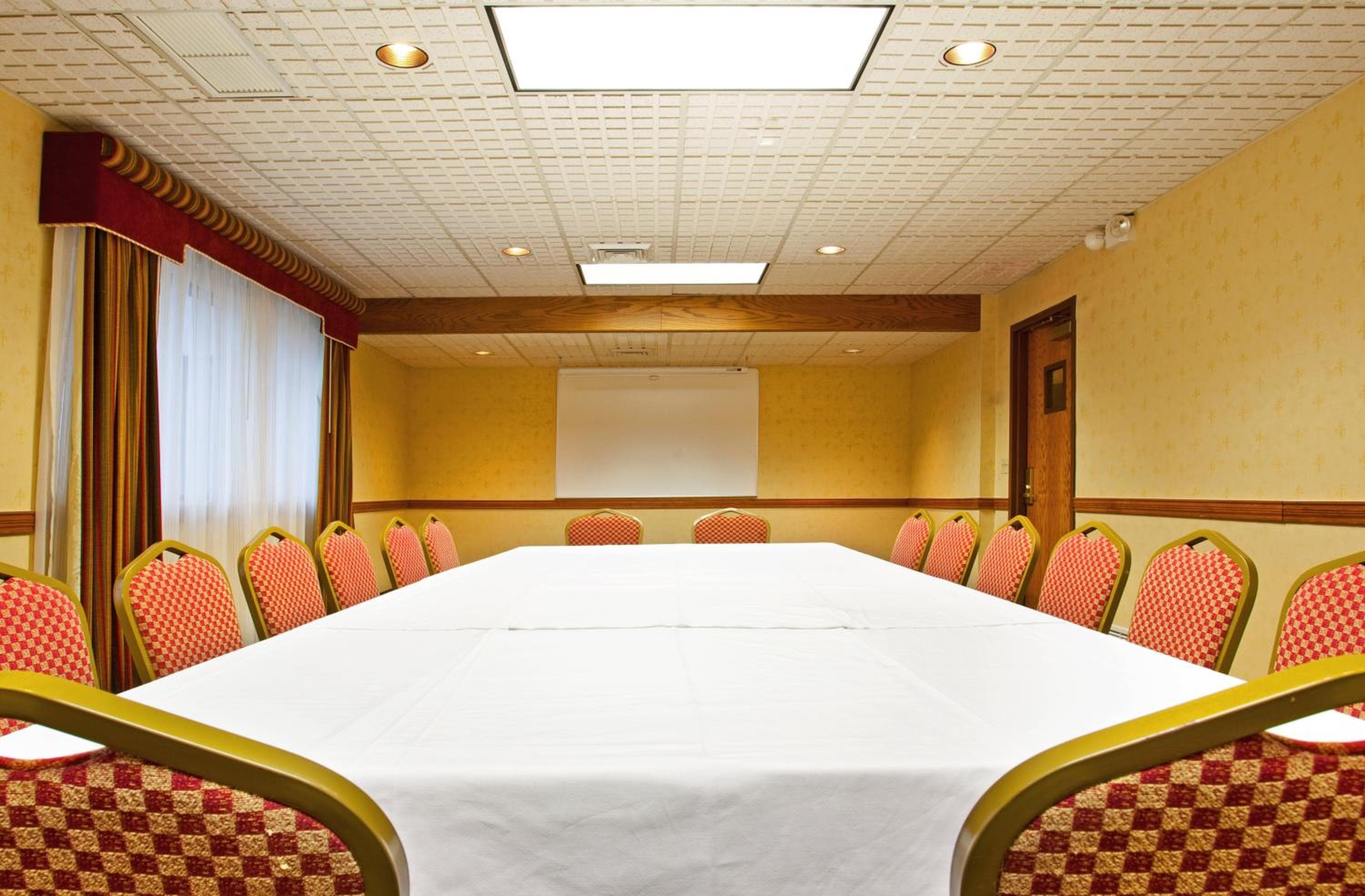 Candlewood Suites Grand Rapids Airport by IHG, Grand Rapids, photo 2