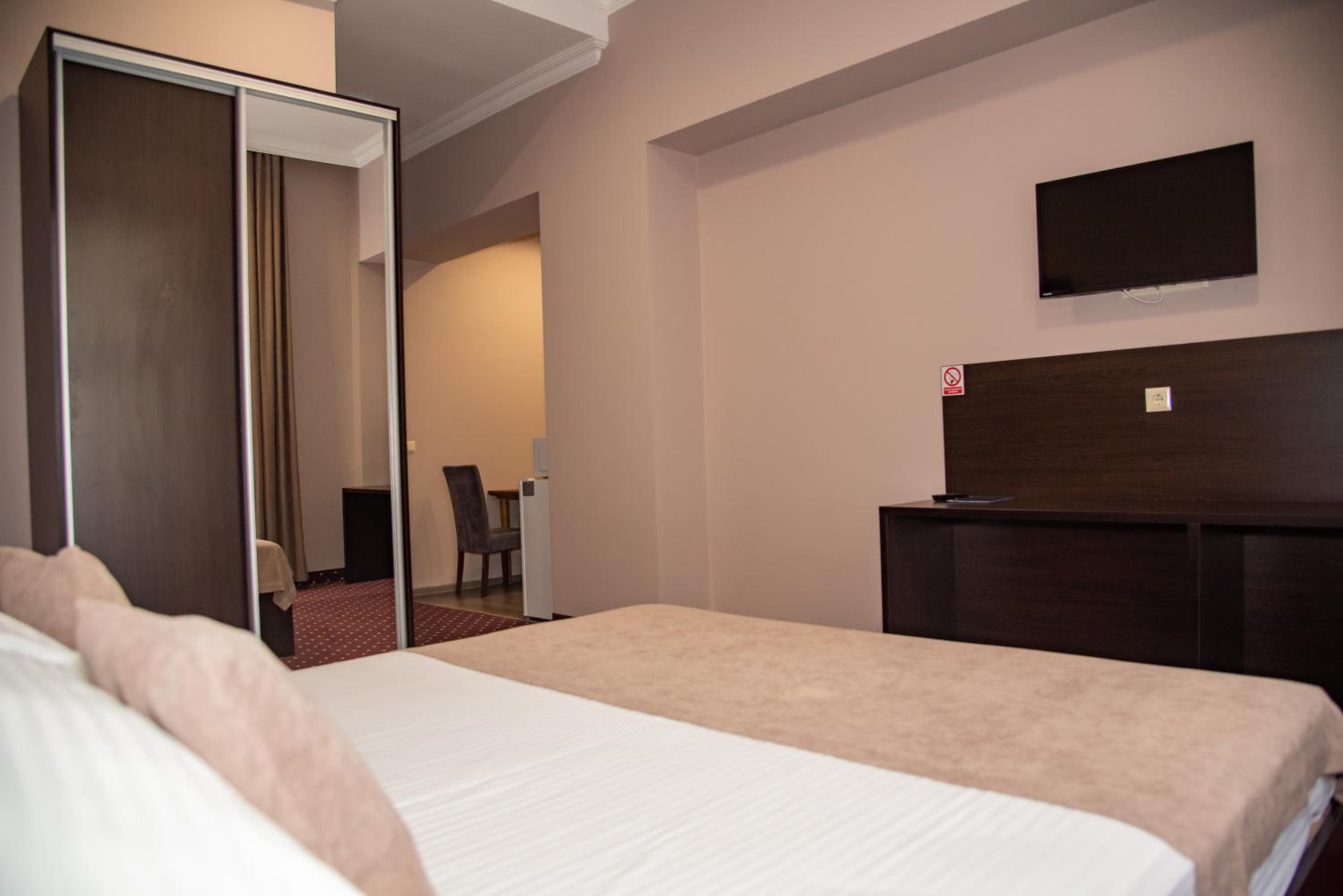T&S Apart-Hotel, Chernivtsi, photo 5