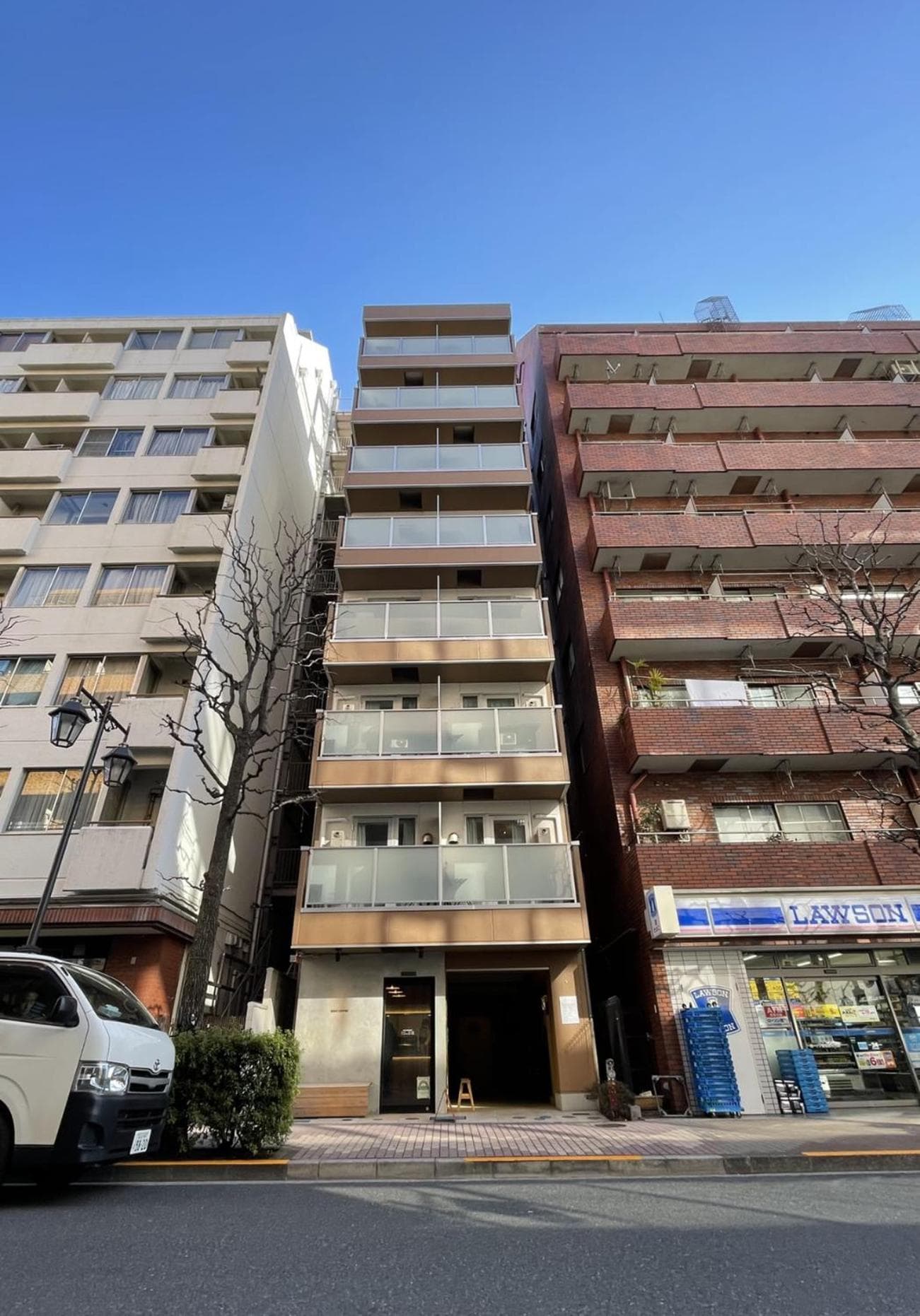 Dash Living Shinjuku, Tokyo