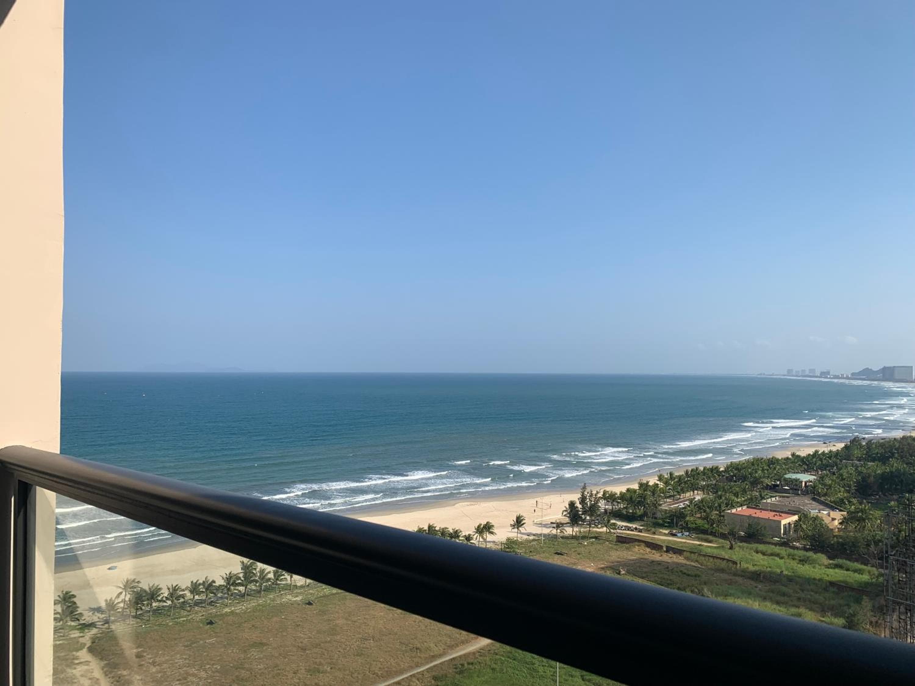 Luxury Apartment in Beach Front Building with Ocean View, Da Nang, photo 4