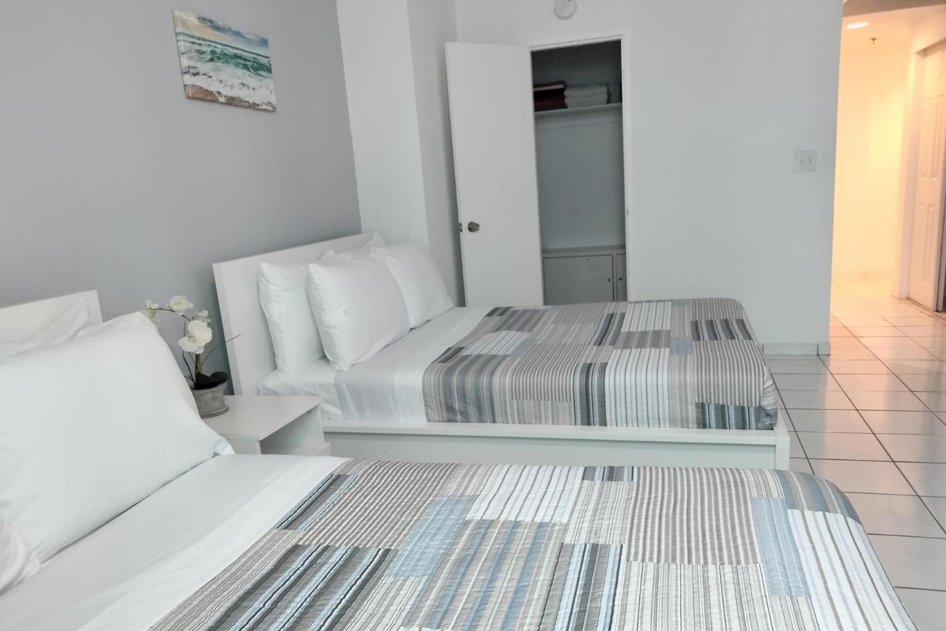 Miami Beach Apartments by MiaRentals, Miami Beach, photo 4
