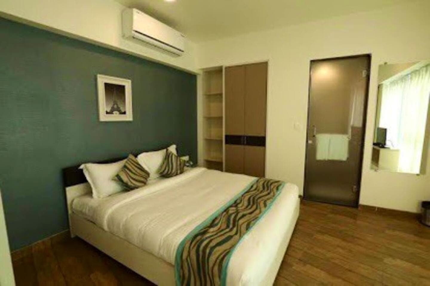 7 star Weekend studio at Rajhans Belliza by Global Hospitality, Surat, photo 3