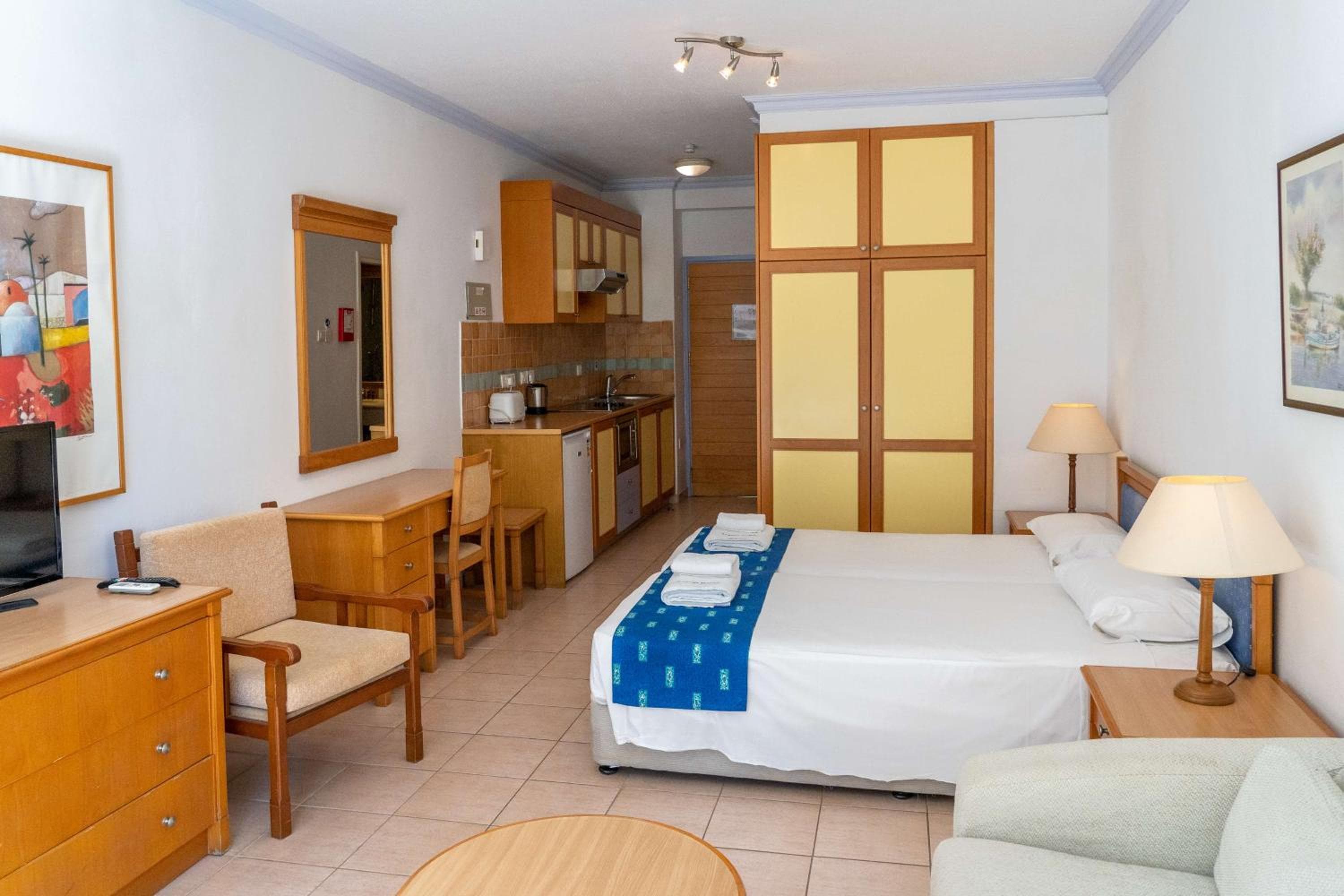 Paphos Gardens Holiday Resort, Paphos City, photo 4