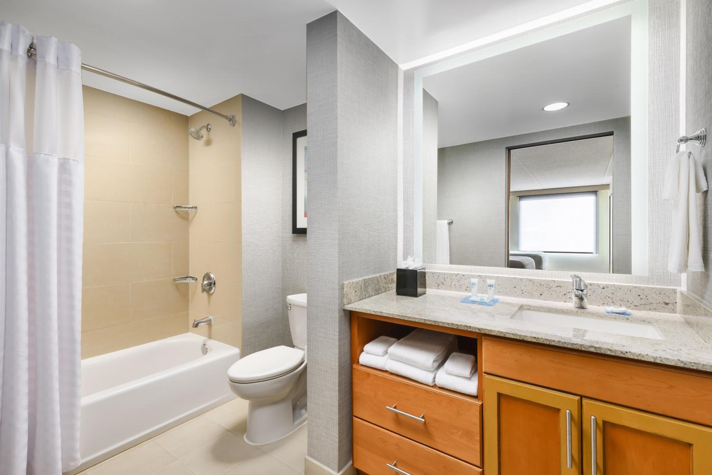 Hyatt House Fort Lauderdale Airport/Cruise Port, Dania Beach, photo 4