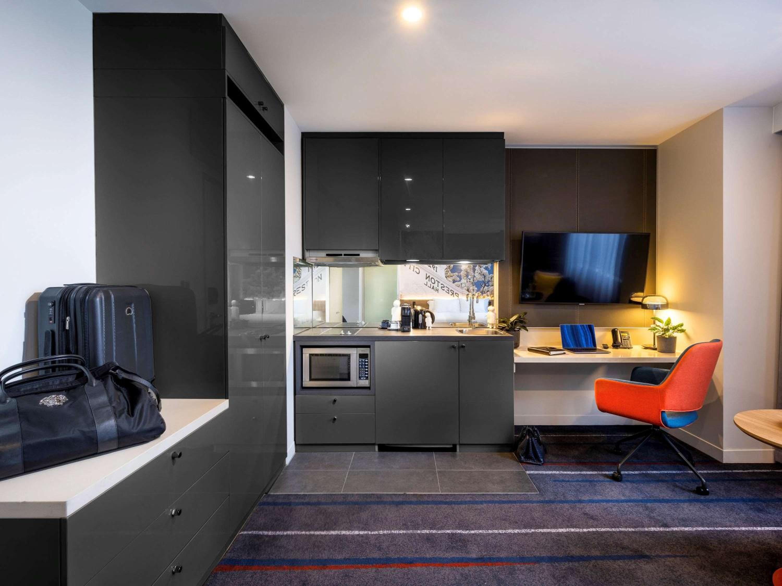 Hotel room at Novotel Melbourne Preston