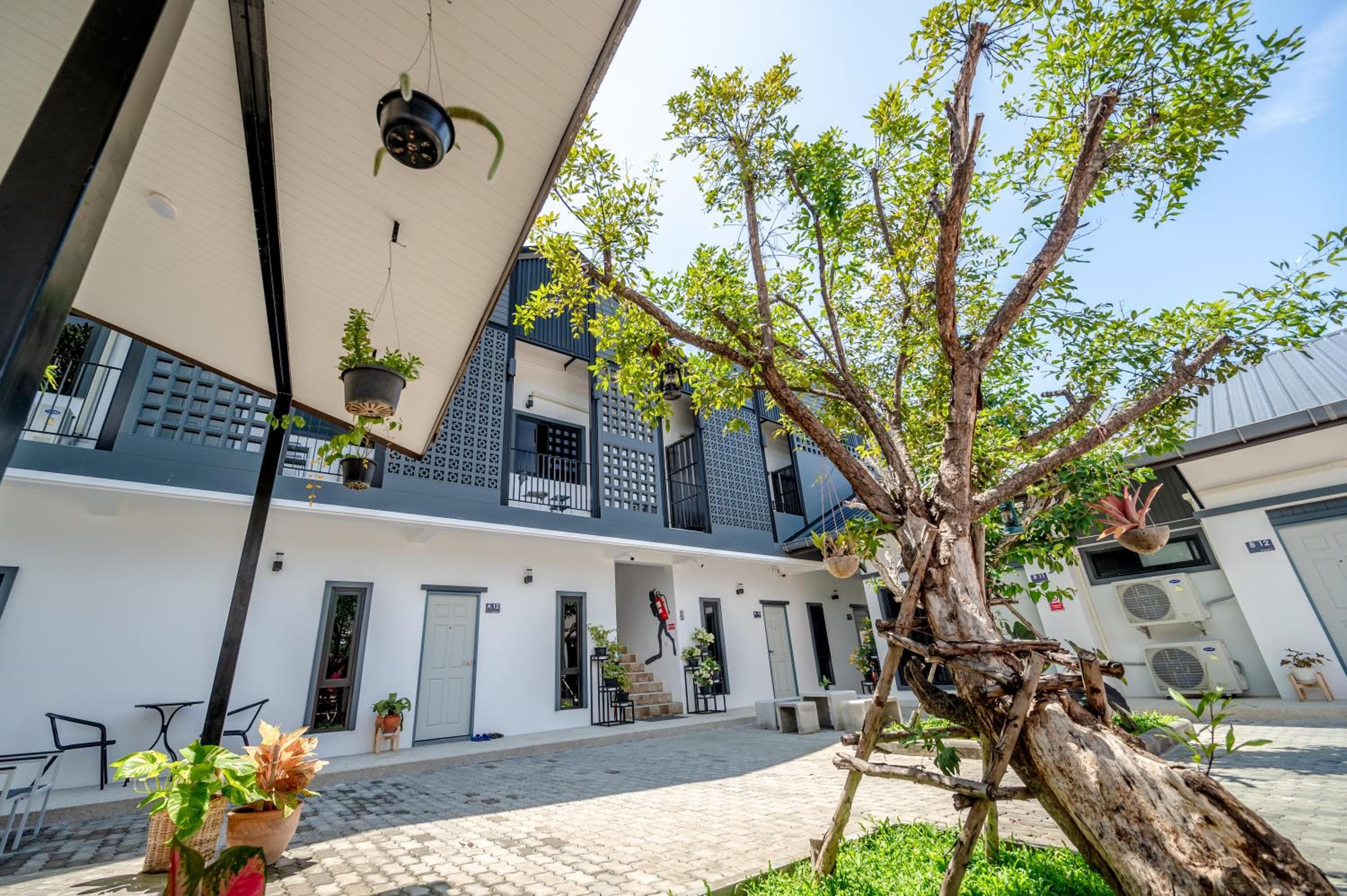 โรงแรมบ้านสุขซอย5, Kanchanaburi