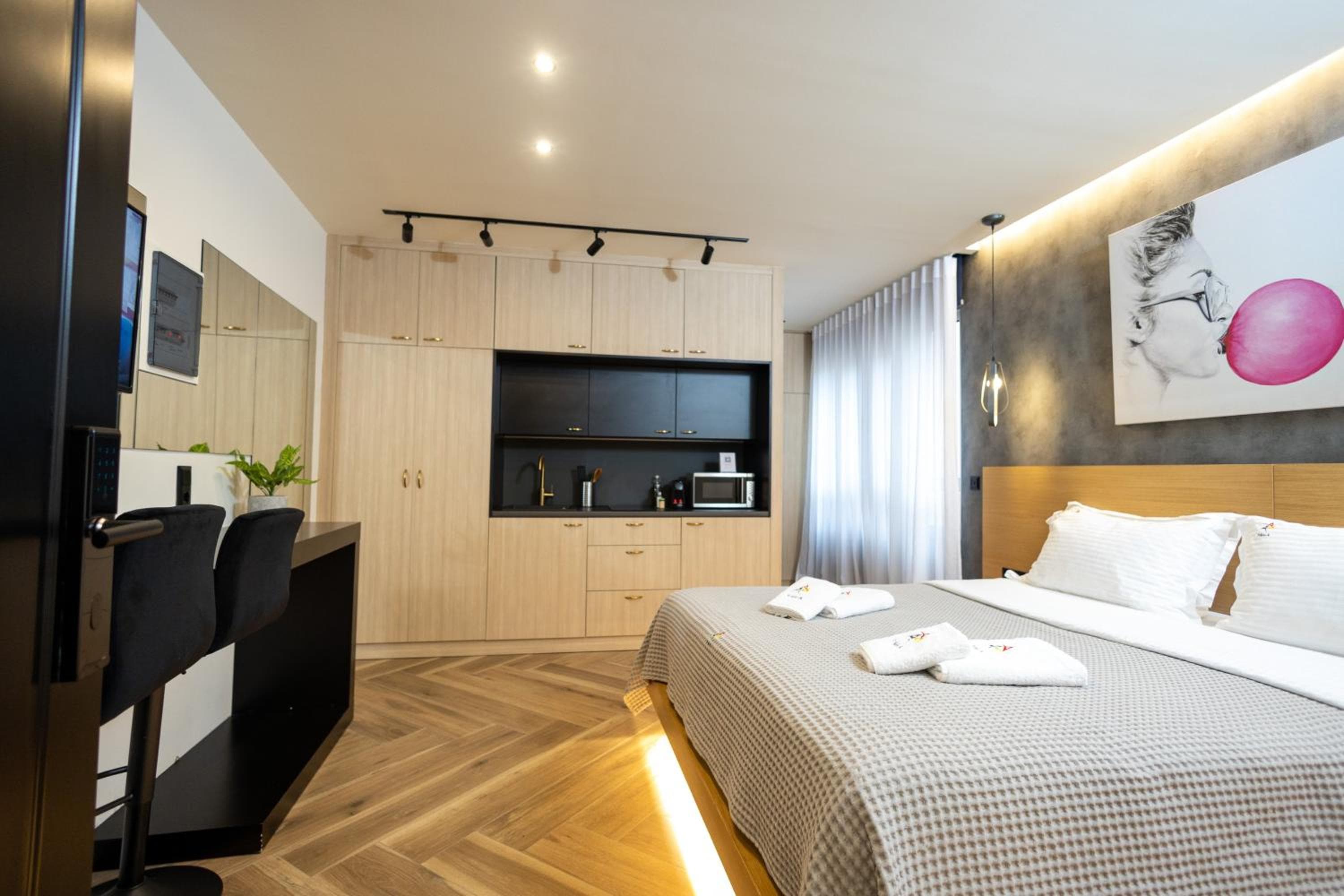 Triple A - Prime Location - Between Monastiraki & Syntagma Square-FREE Parking!, Athens, photo 2