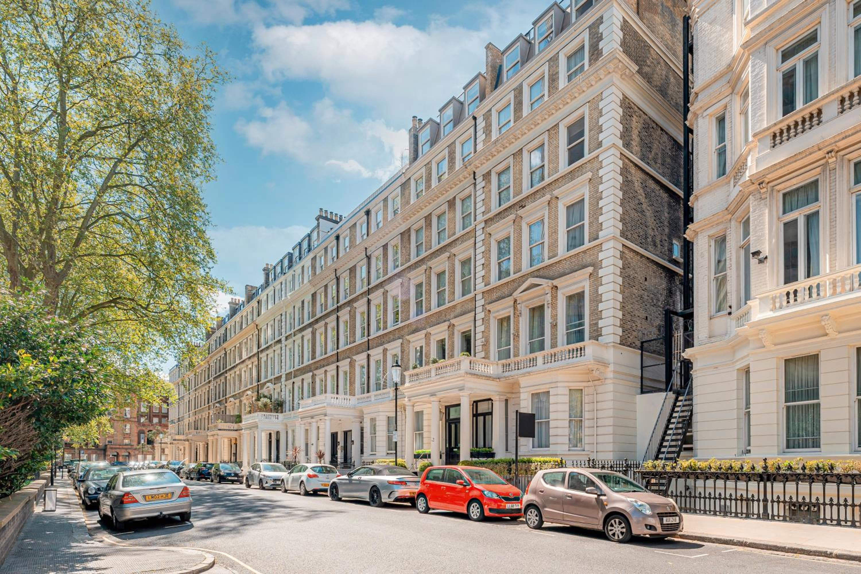 Ashburn Court Apartments, London, photo 4