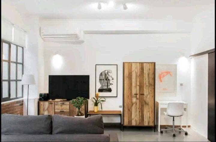 Fashionable Base in Central Athens in the Old Tailor Factory, Athens