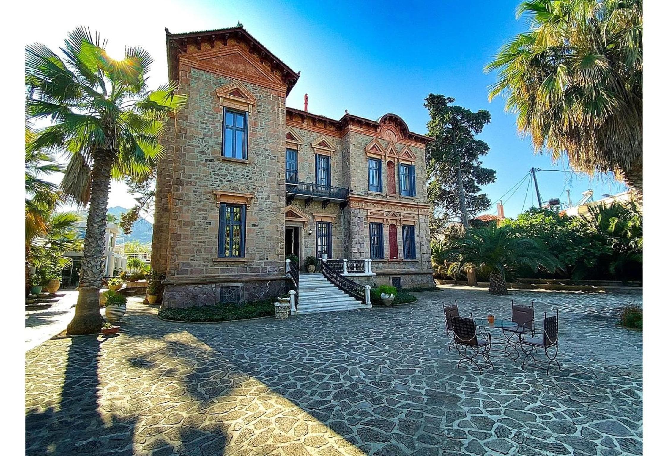 Loriet Hotel, Mytilini