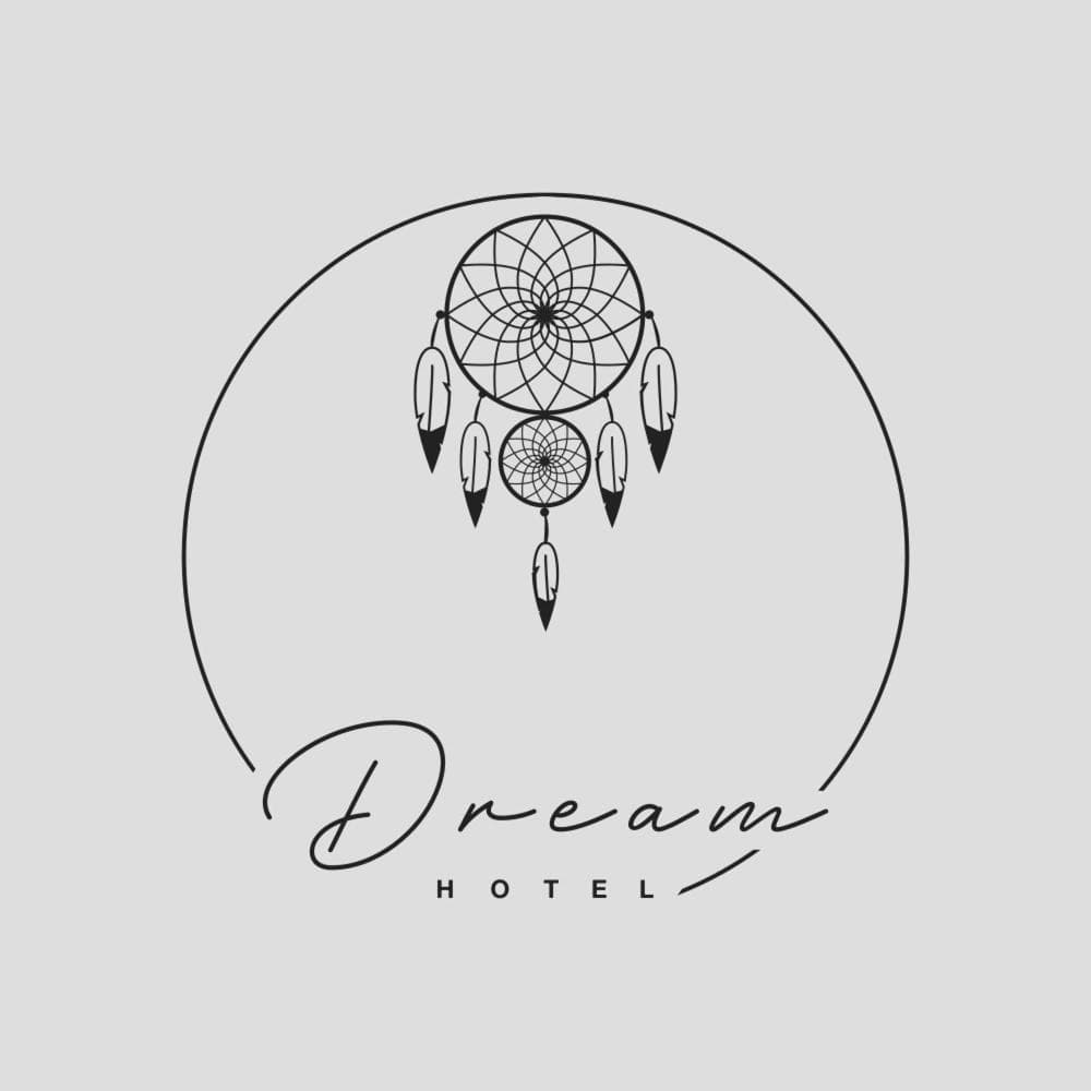Dream Hotel, Ksamil