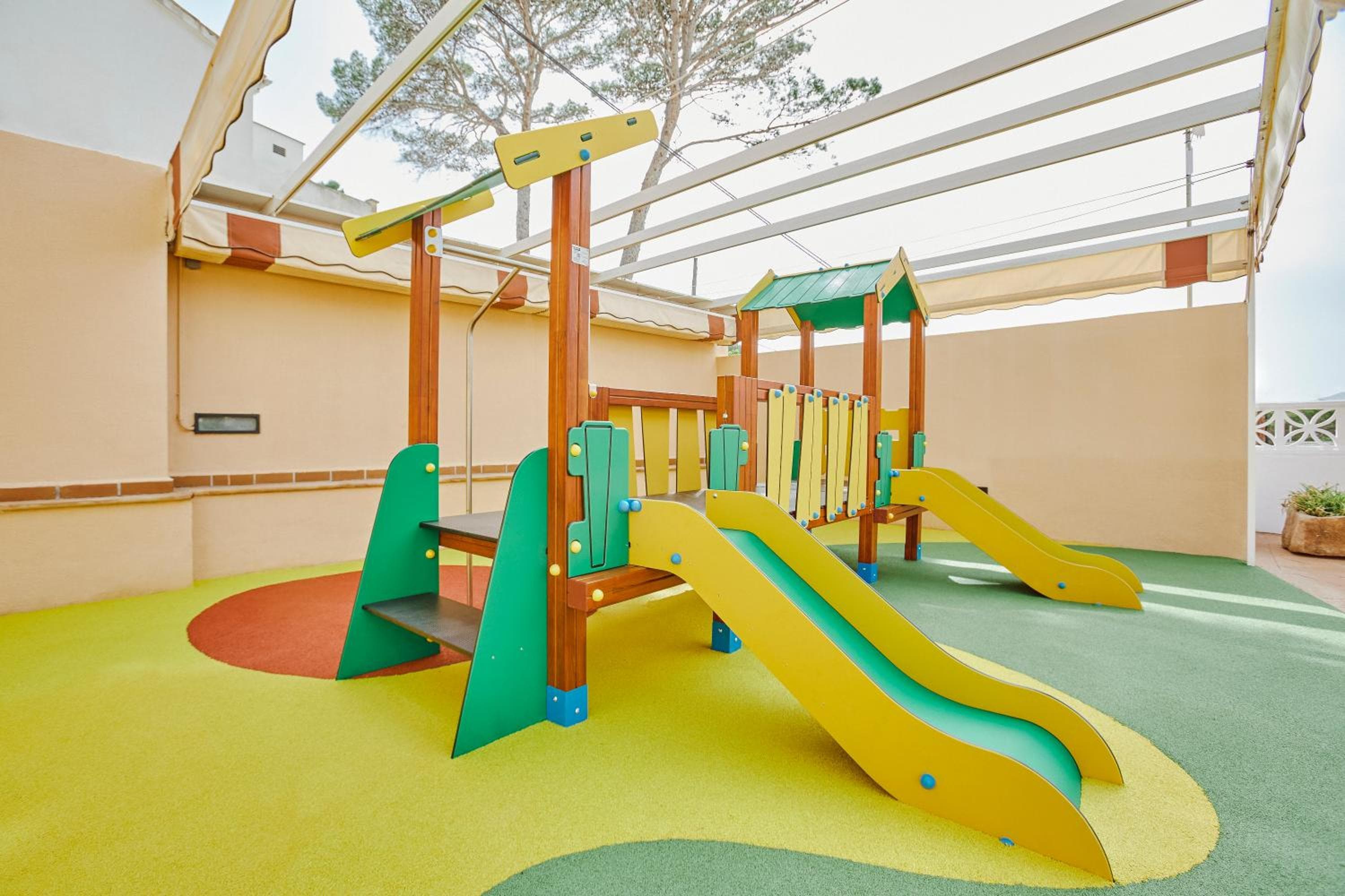 Universal Aparthotel Don Camilo, Sant Elm, photo 2