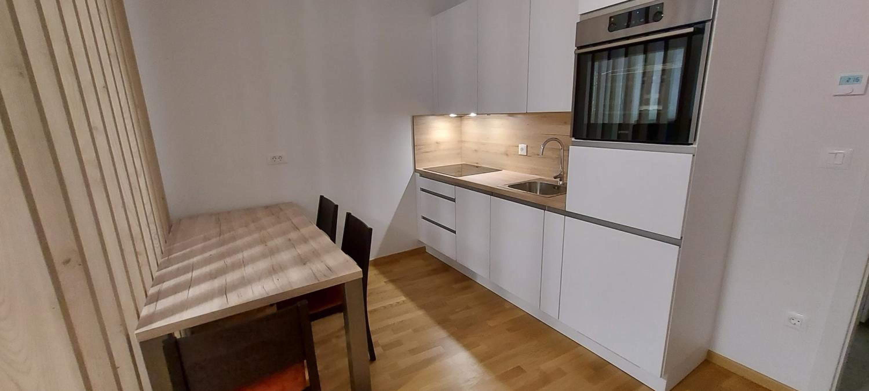 Apartments & Burgers REZIDENCA PIPANOVA, Ljubljana, photo 2