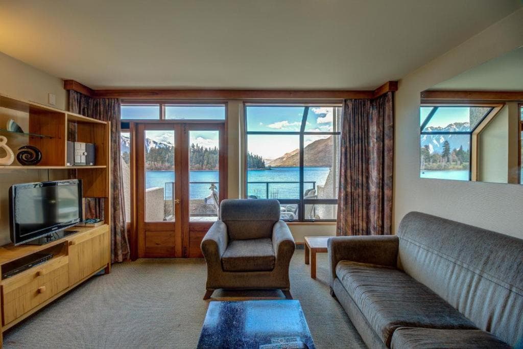 Lakefront Apartments,18 LAKE ESPLANADE ROAD, Queenstown, photo 3