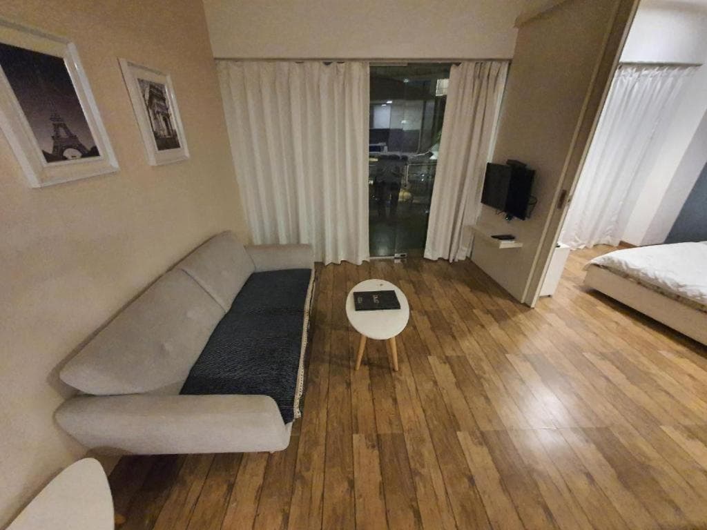 Homestays at Rajhans BELLIZA Near Airport, Surat, photo 6