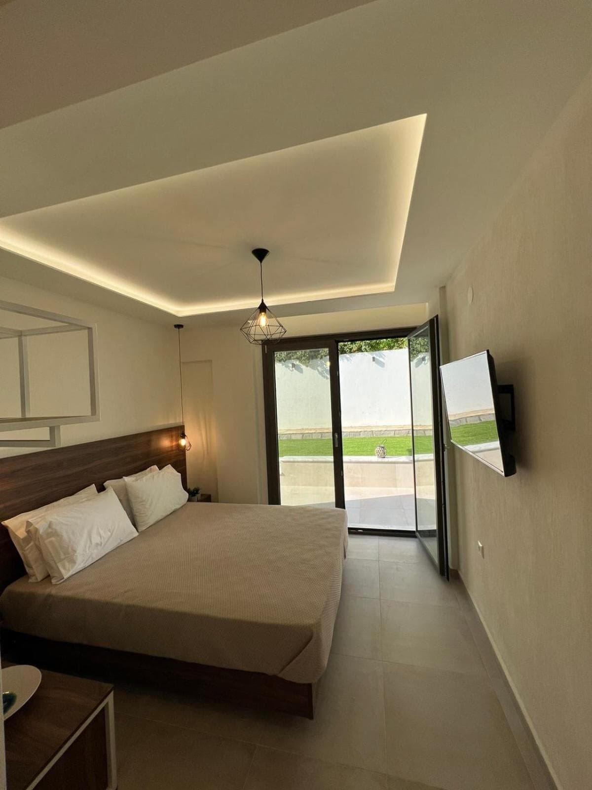 My Place Luxury Apartments, Neos Marmaras