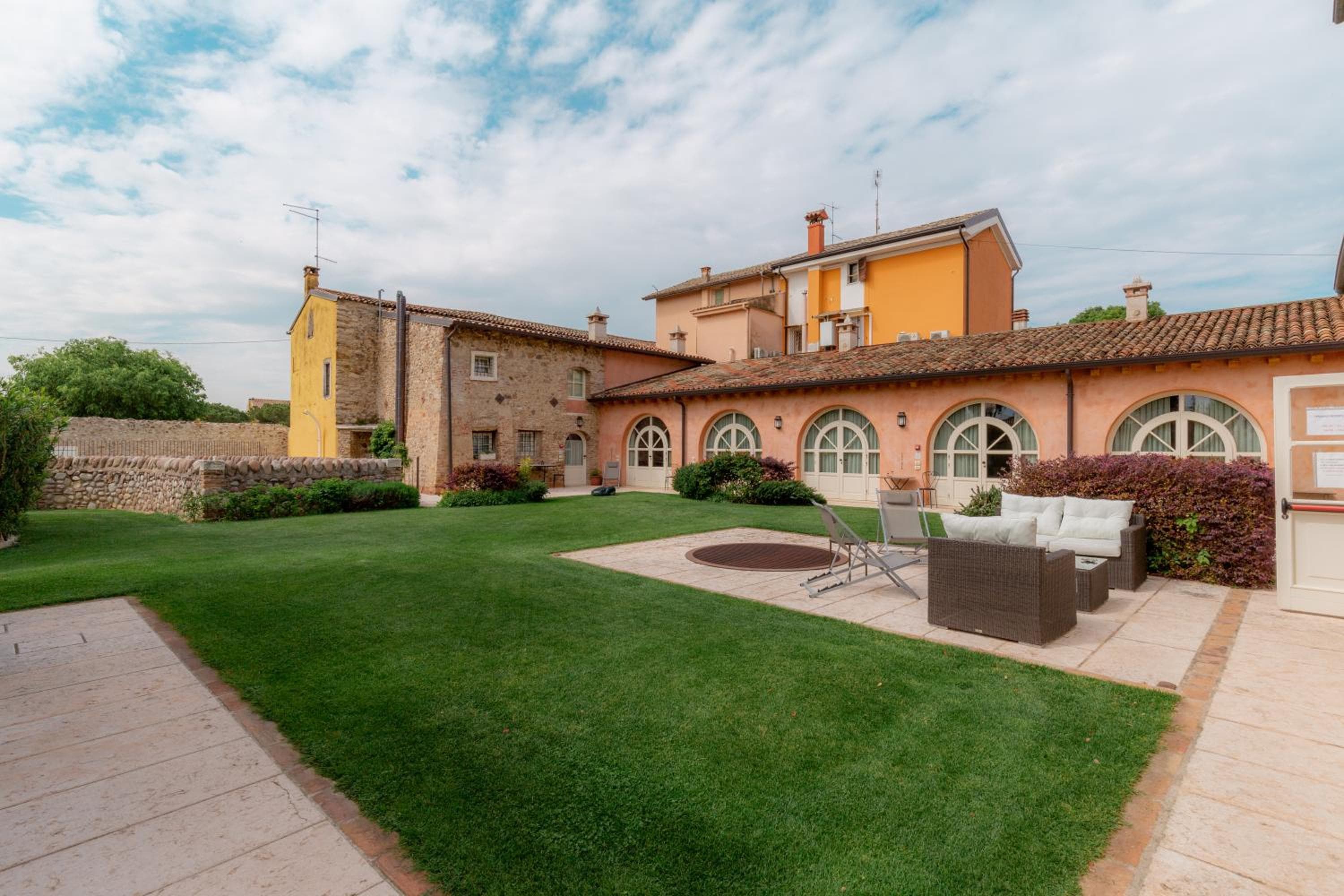 Residence Corte San Carlo, Colà di Lazise