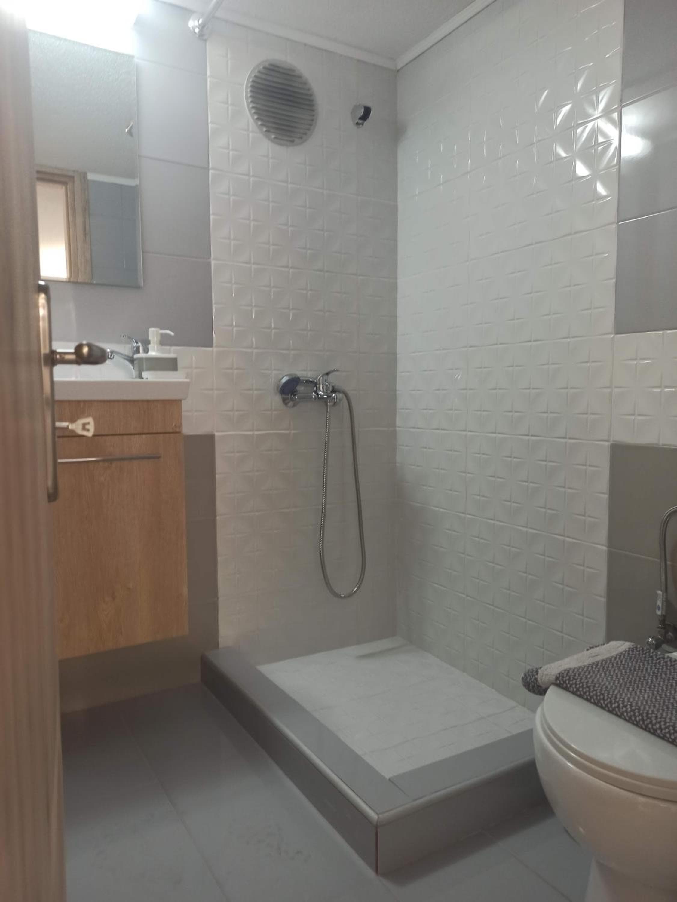 Data Maisonettes - City Center Budget Semi Basement, Chios, photo 2