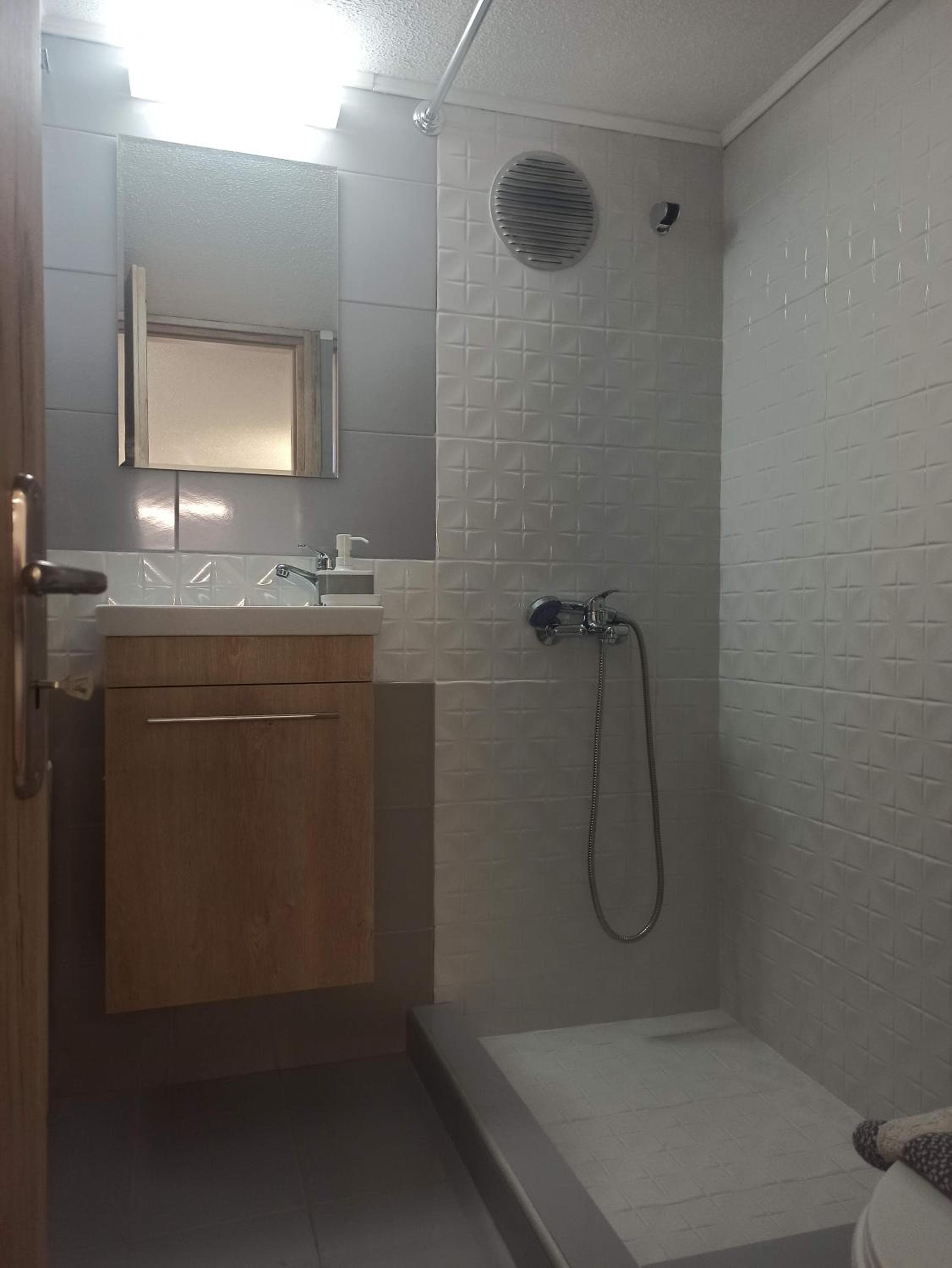 Data Maisonettes - City Center Budget Semi Basement, Chios, photo 3